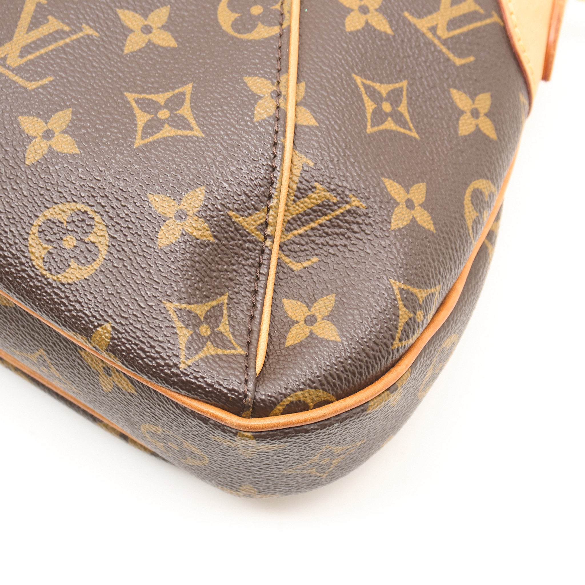 Louis Vuitton Thames PM Monogram Shoulder bag