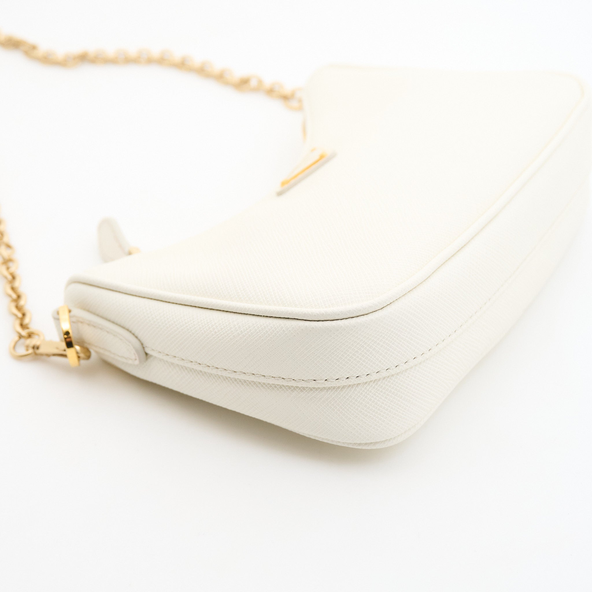 Prada Re-Edition 2005 Shoulder Bag Saffiano White