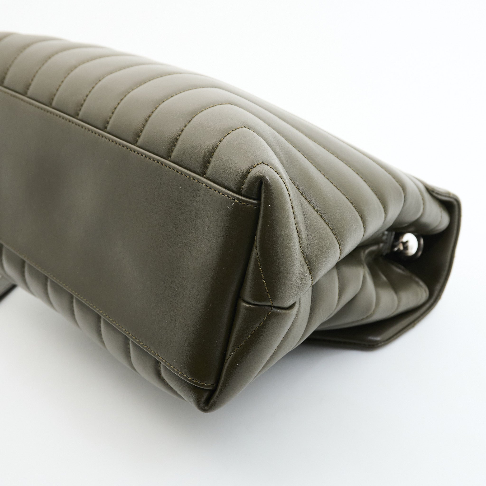 Saint Laurent Medium Lou Lou Handbag in Olive Green