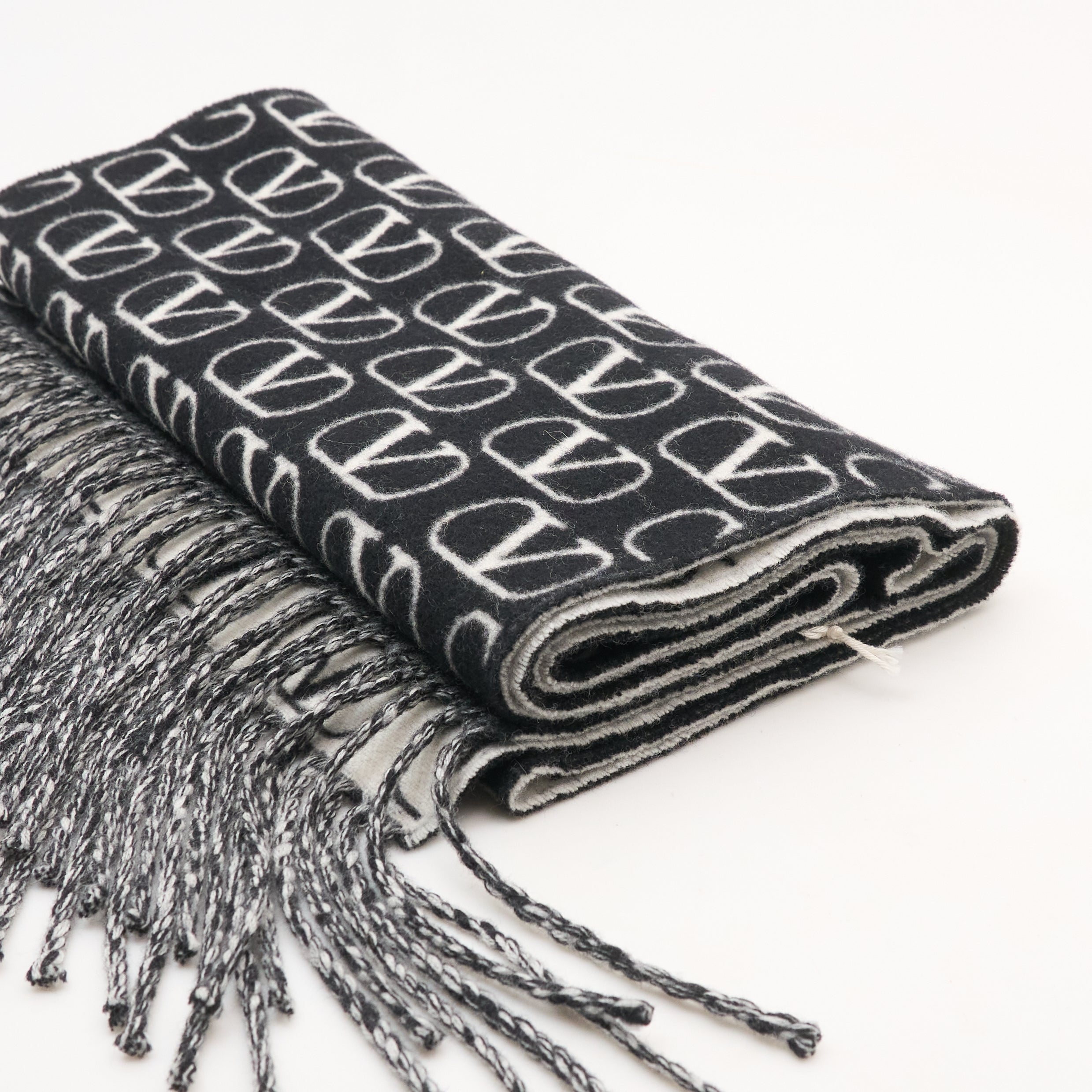 Valentino Garavani V Logo Signature Scarf