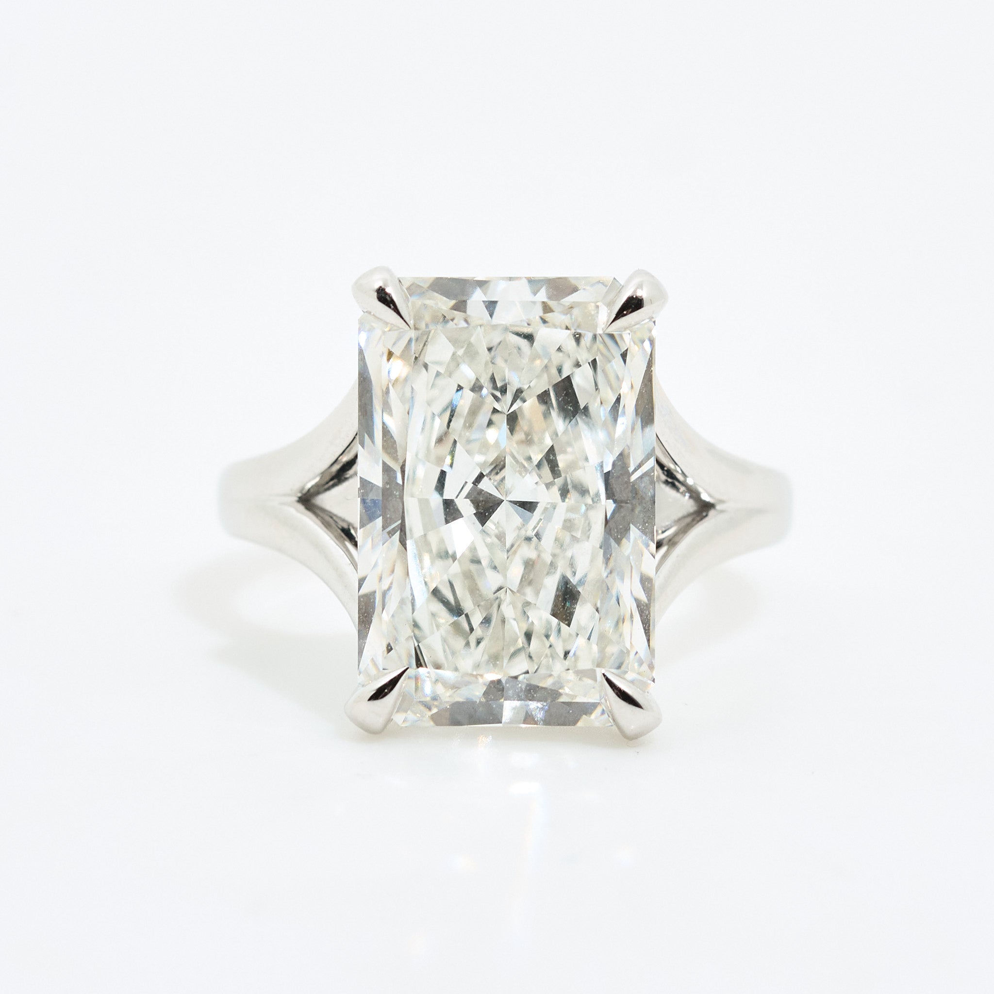 MV&Co Custom 10.08ct Lab-Grown Diamond Solitaire Ring in 18ct White Gold