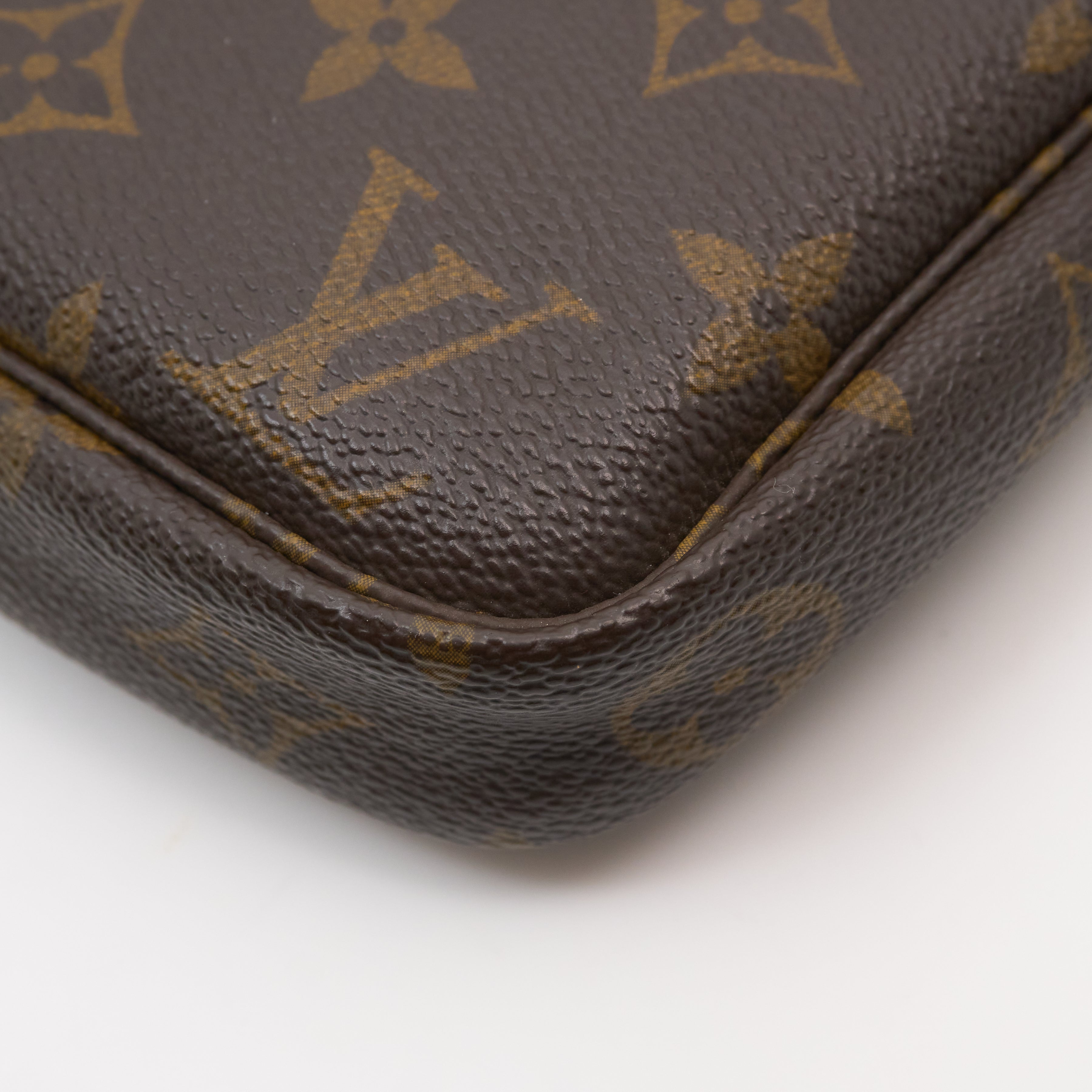 Louis Vuitton Vintage Monogram Pochette Bag
