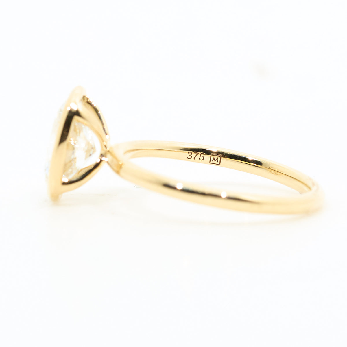 ct Oval-Cut Lab-Grown Diamond 9ct Yellow Gold Bezel Ring