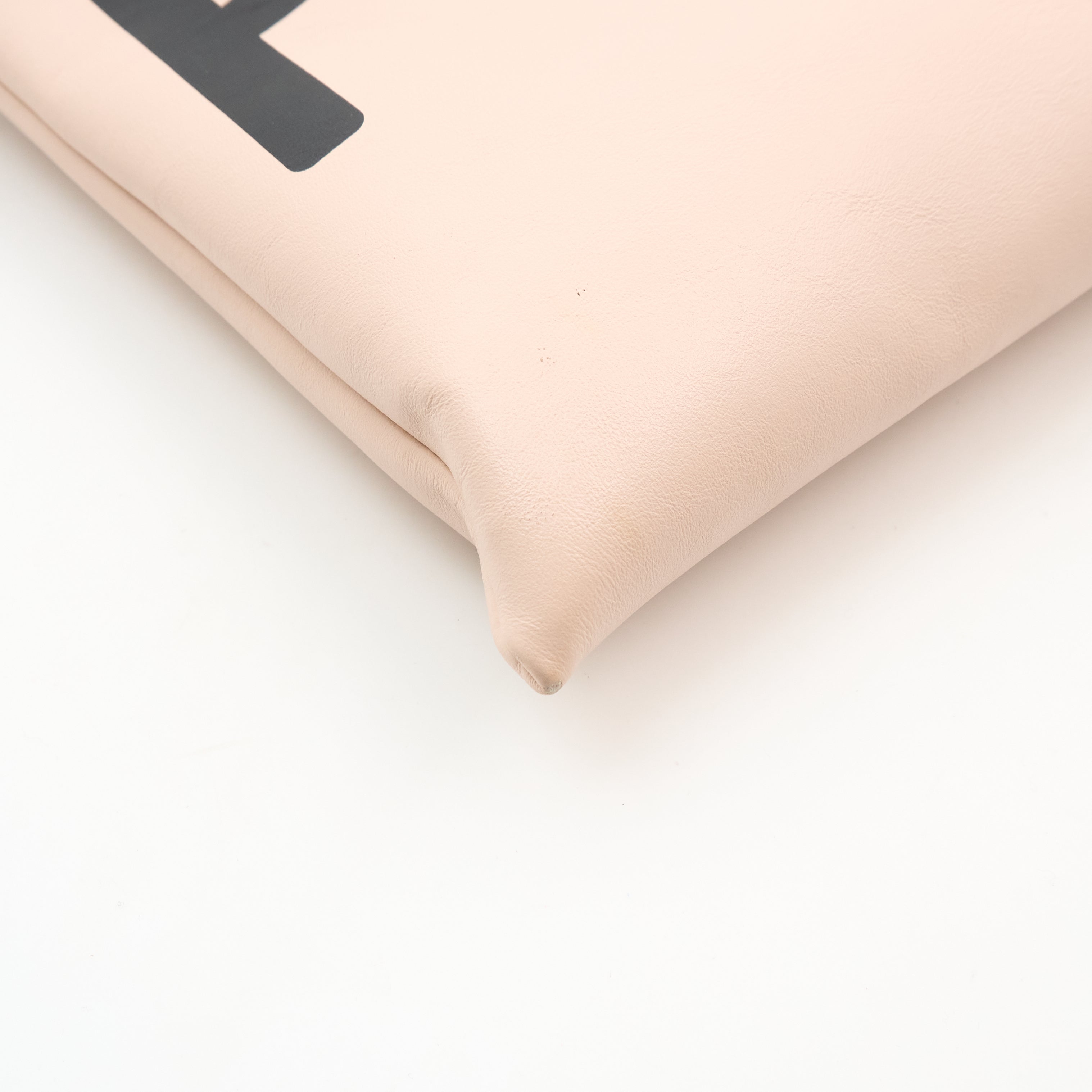 Fendi Clutch Bag in Pink Leather
