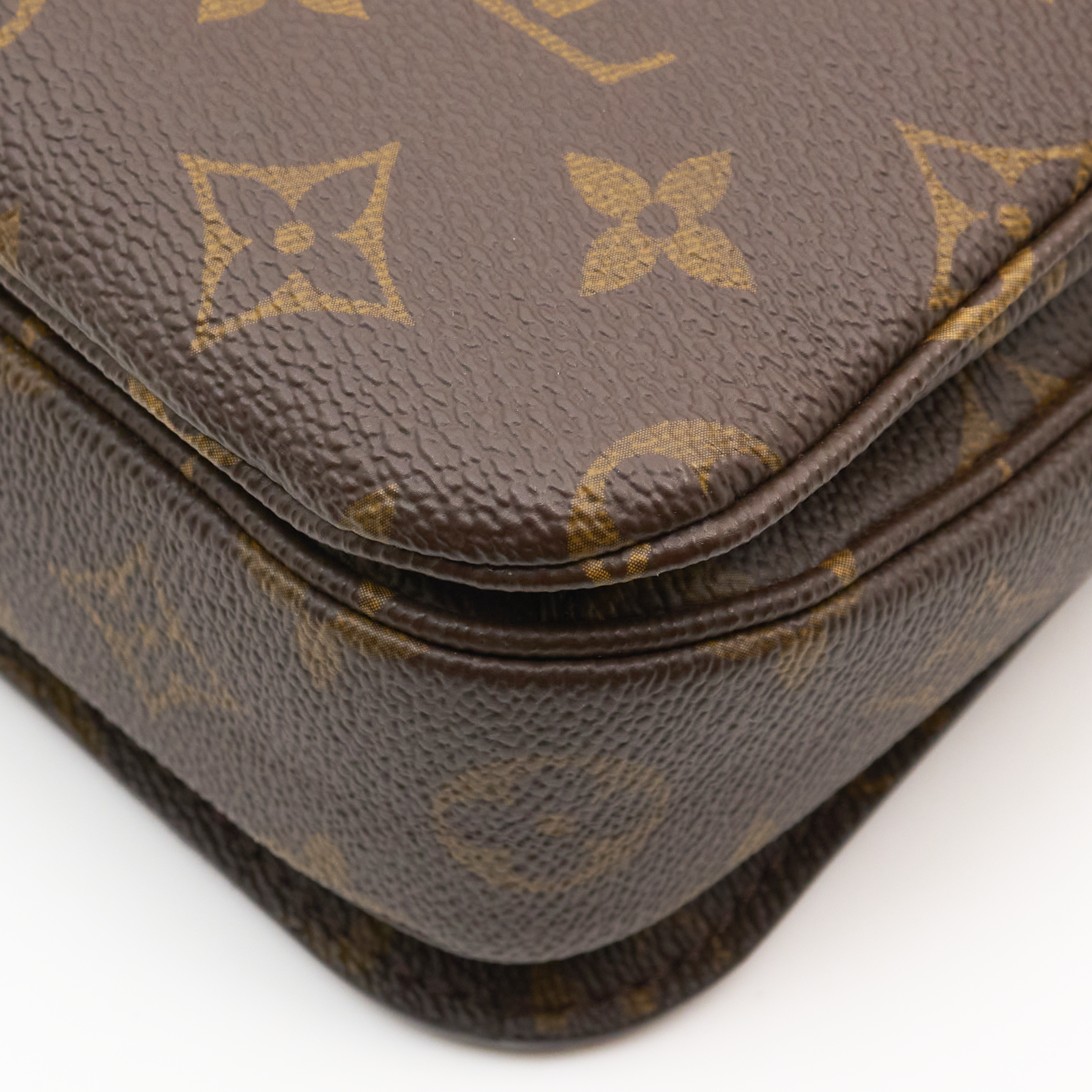 Louis Vuitton Monogram Pochette Metis