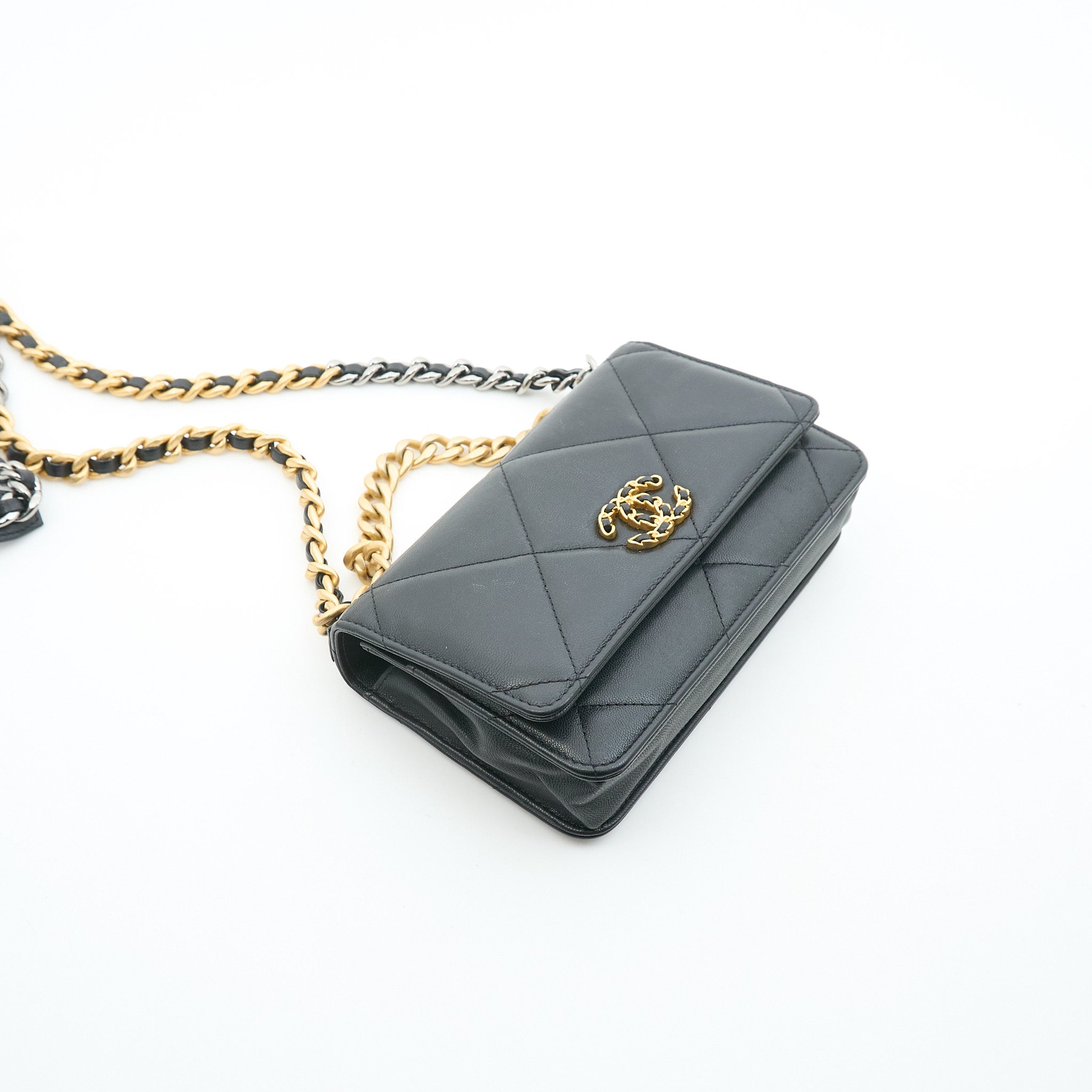 Chanel 19 Black Wallet On Chain WOC