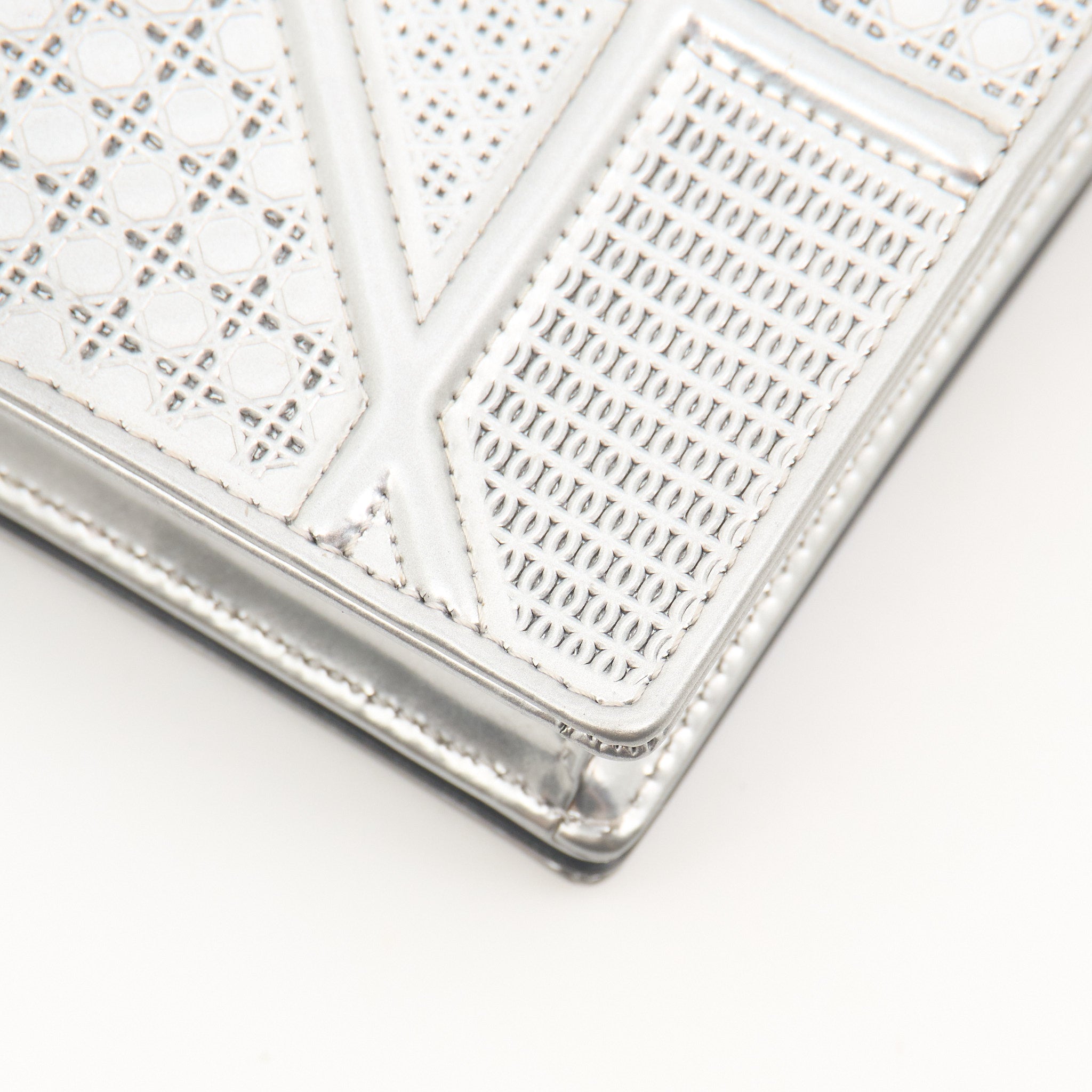 Christian Dior Diorama Wallet On Chain Silver