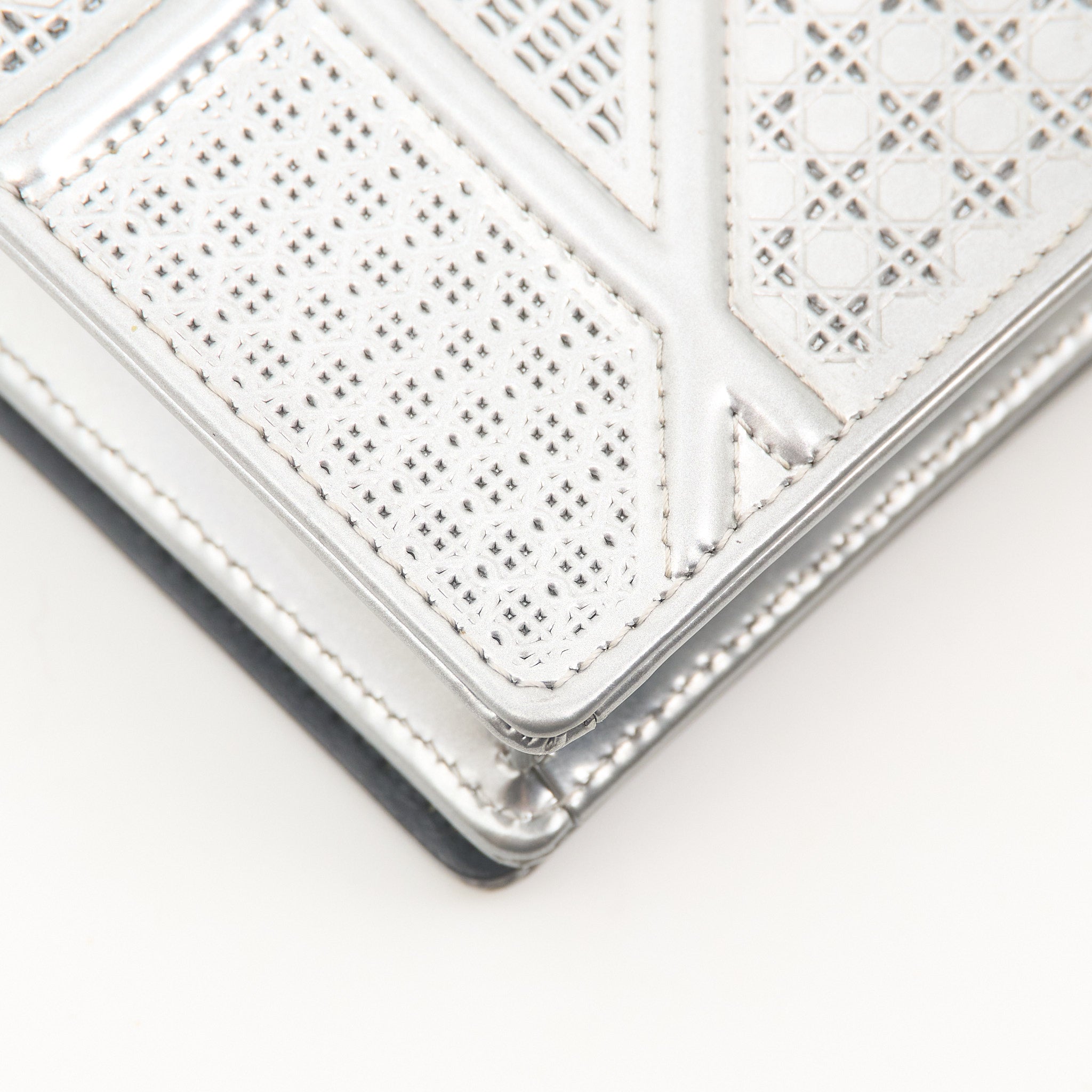 Christian Dior Diorama Wallet On Chain Silver