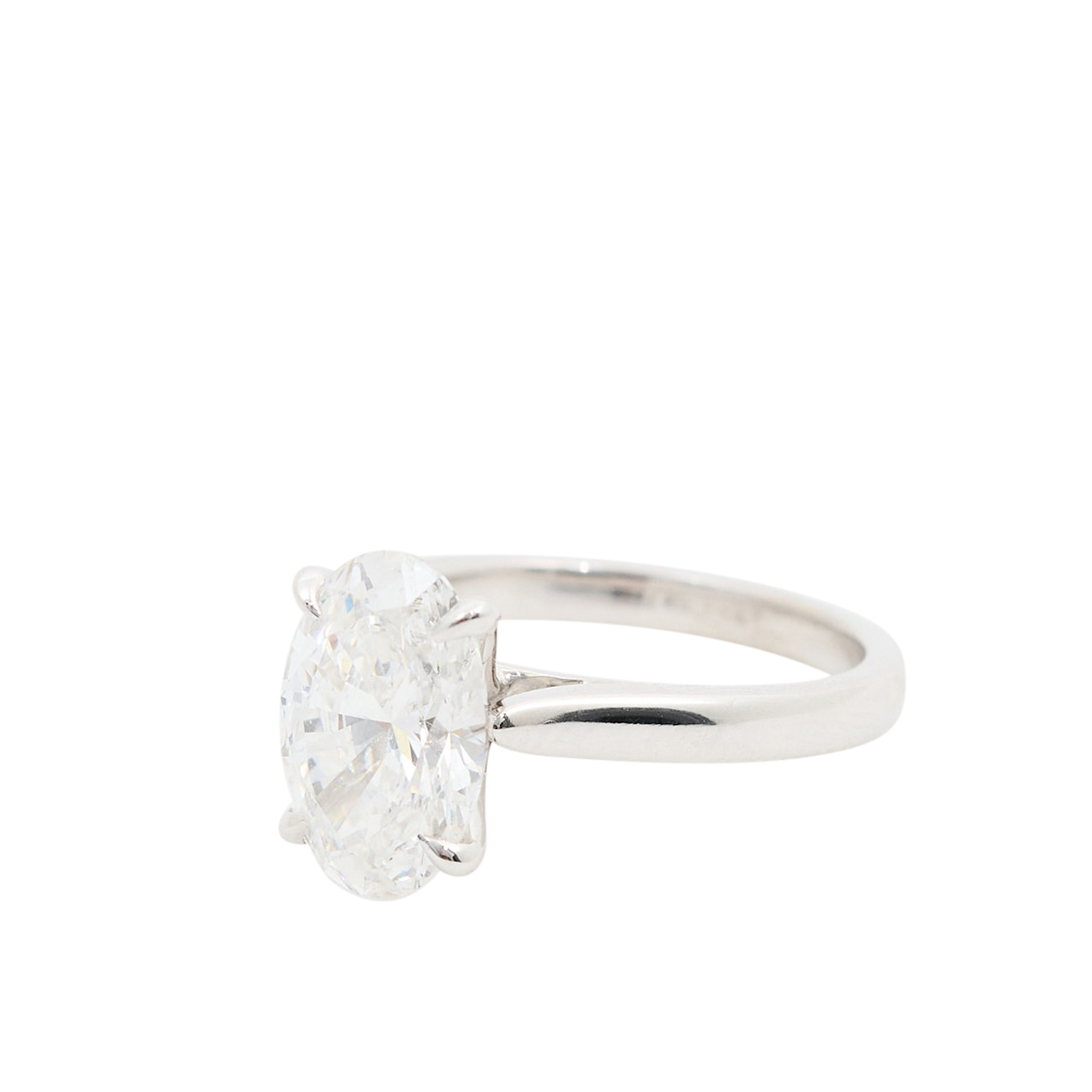 Custom by MV & Co.Oval Lab DIamond 18ct White Gold Ring