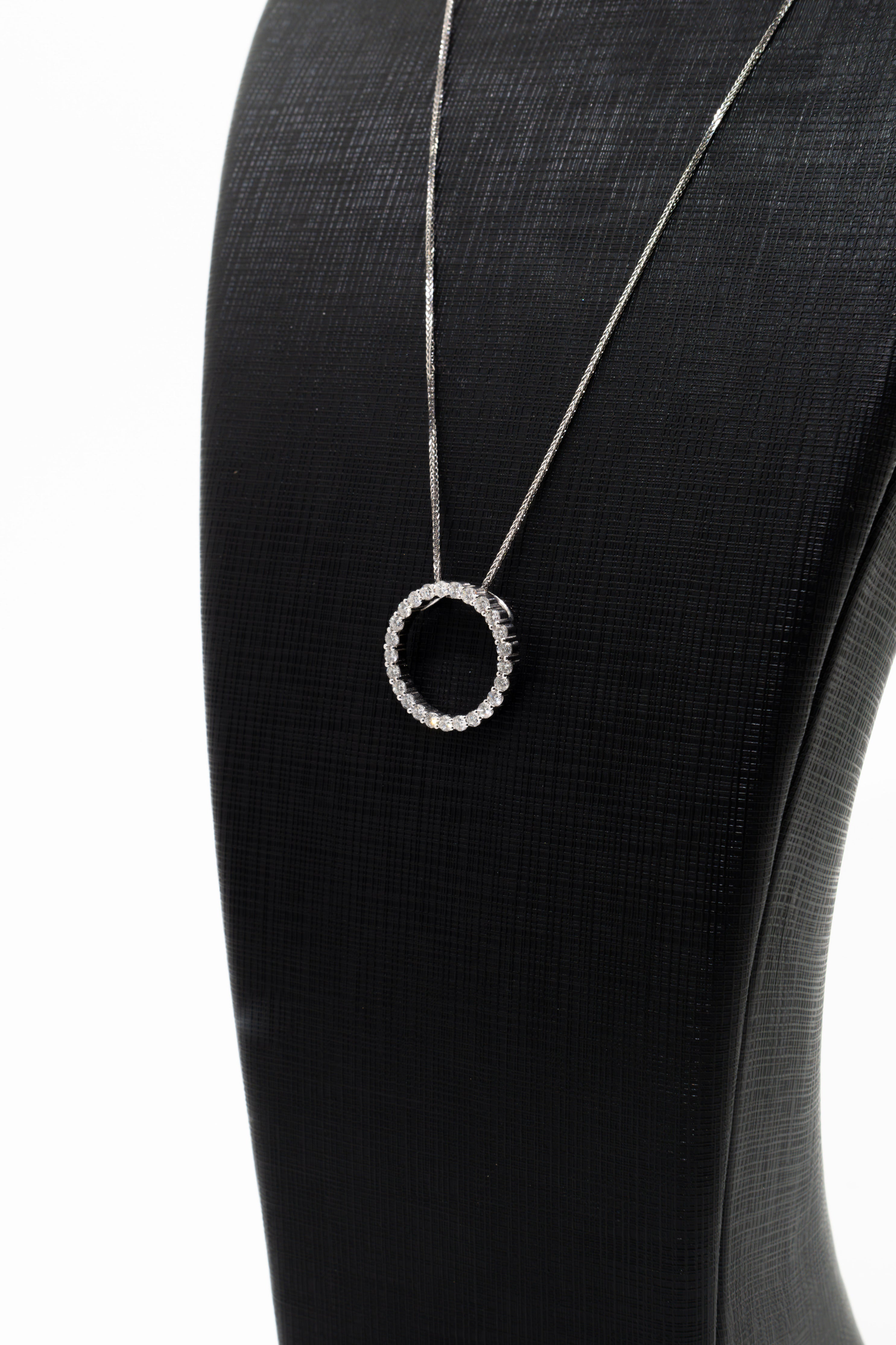 Fili 18ct White Gold Diamond Circle of Life Necklace