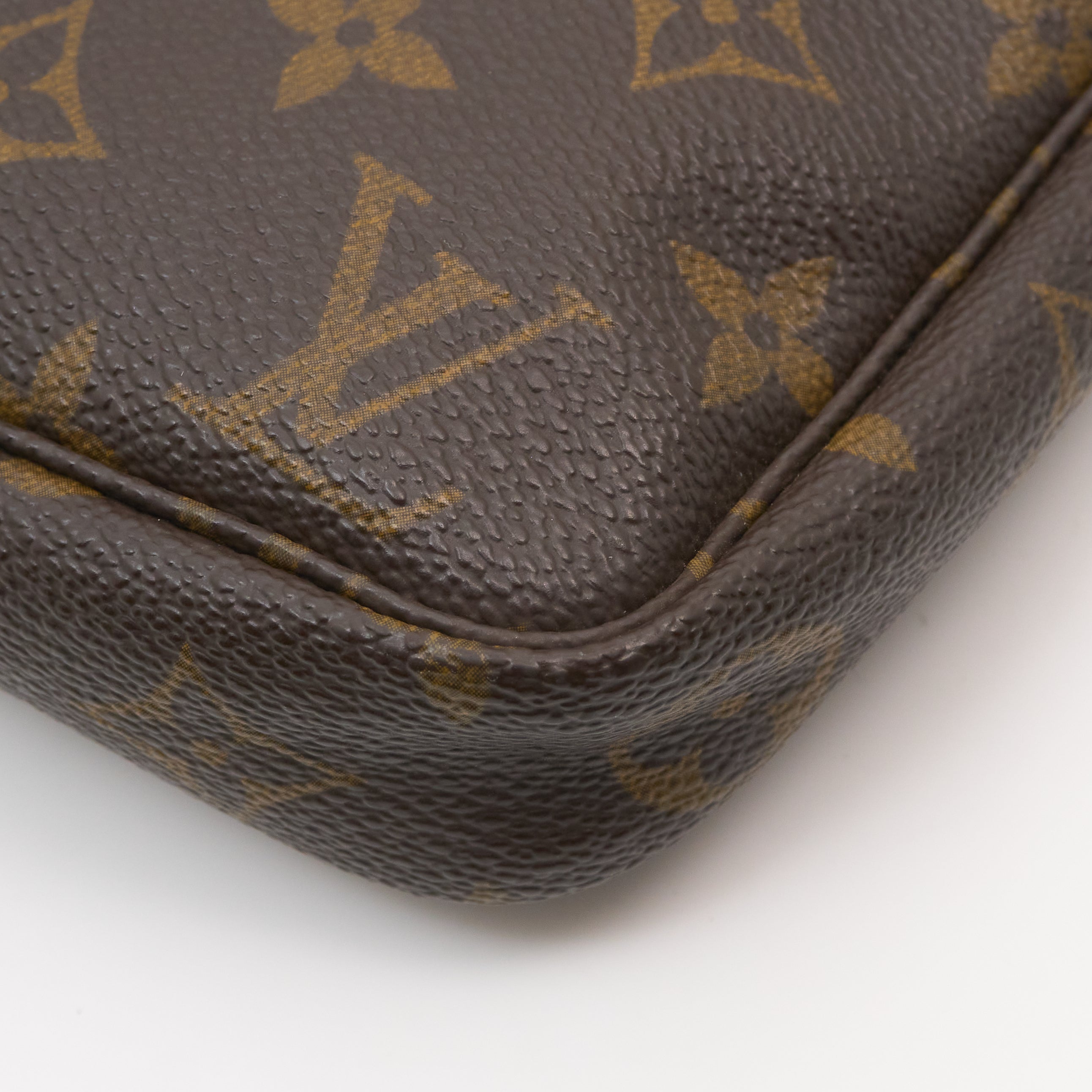 Louis Vuitton Vintage Monogram Pochette Bag