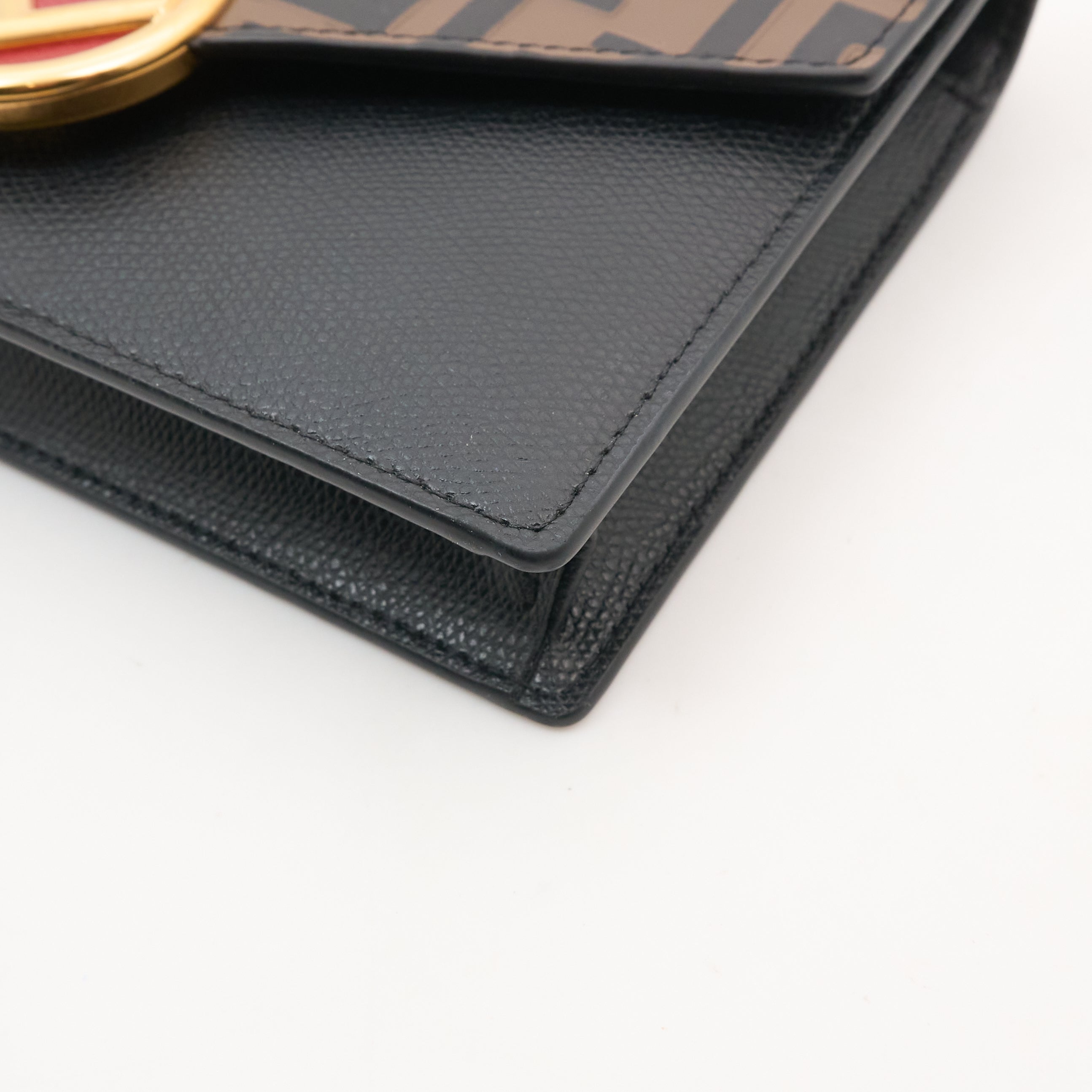 Fendi FF Wallet On Chain Bag