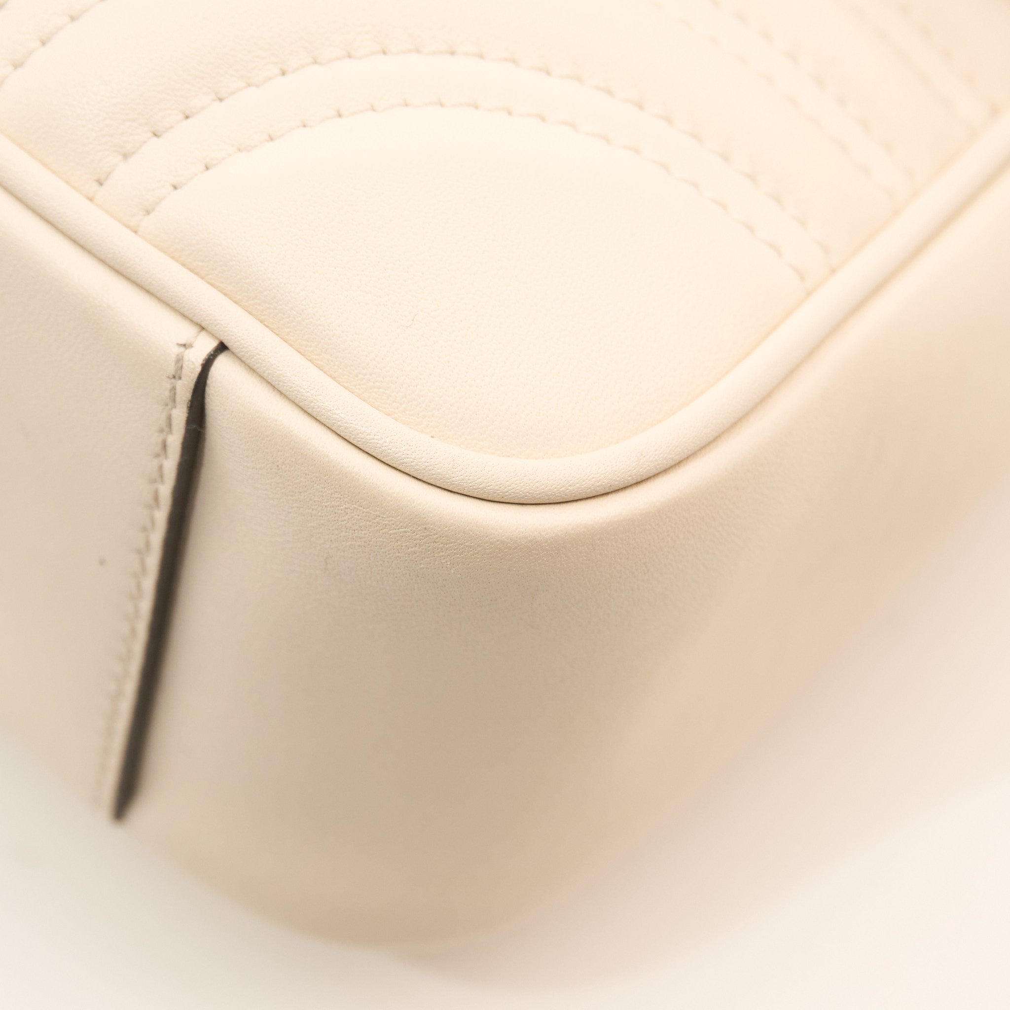 Gucci GG Marmont Small Matelassé Shoulder Flap Bag White