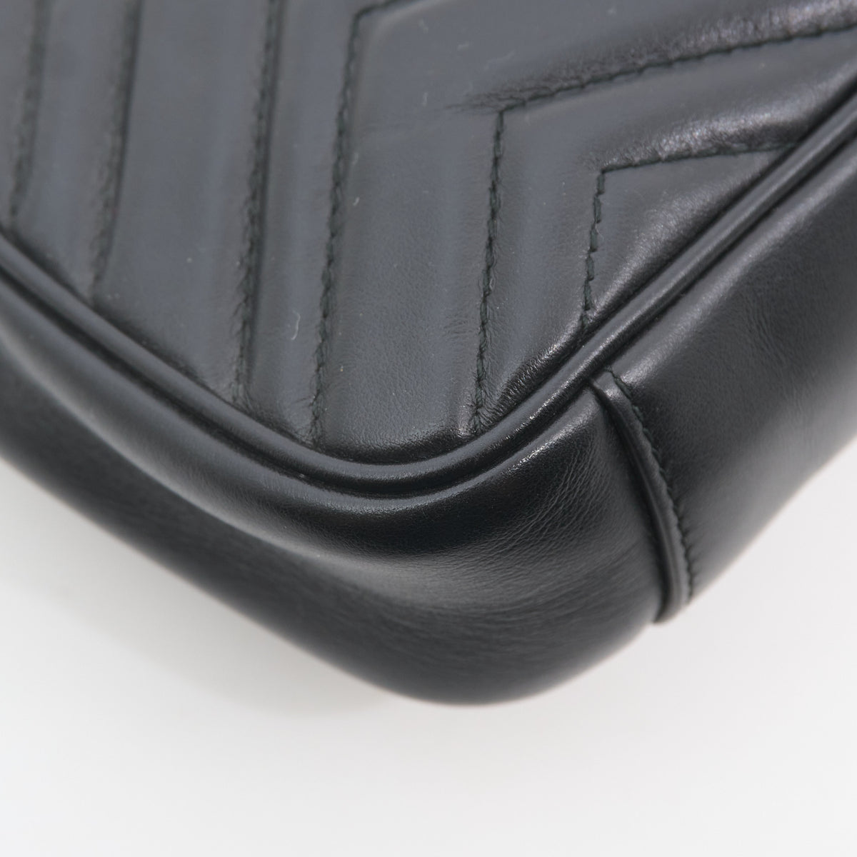 Gucci GG Marmont Matelassé Small Shoulder Flap Bag Black