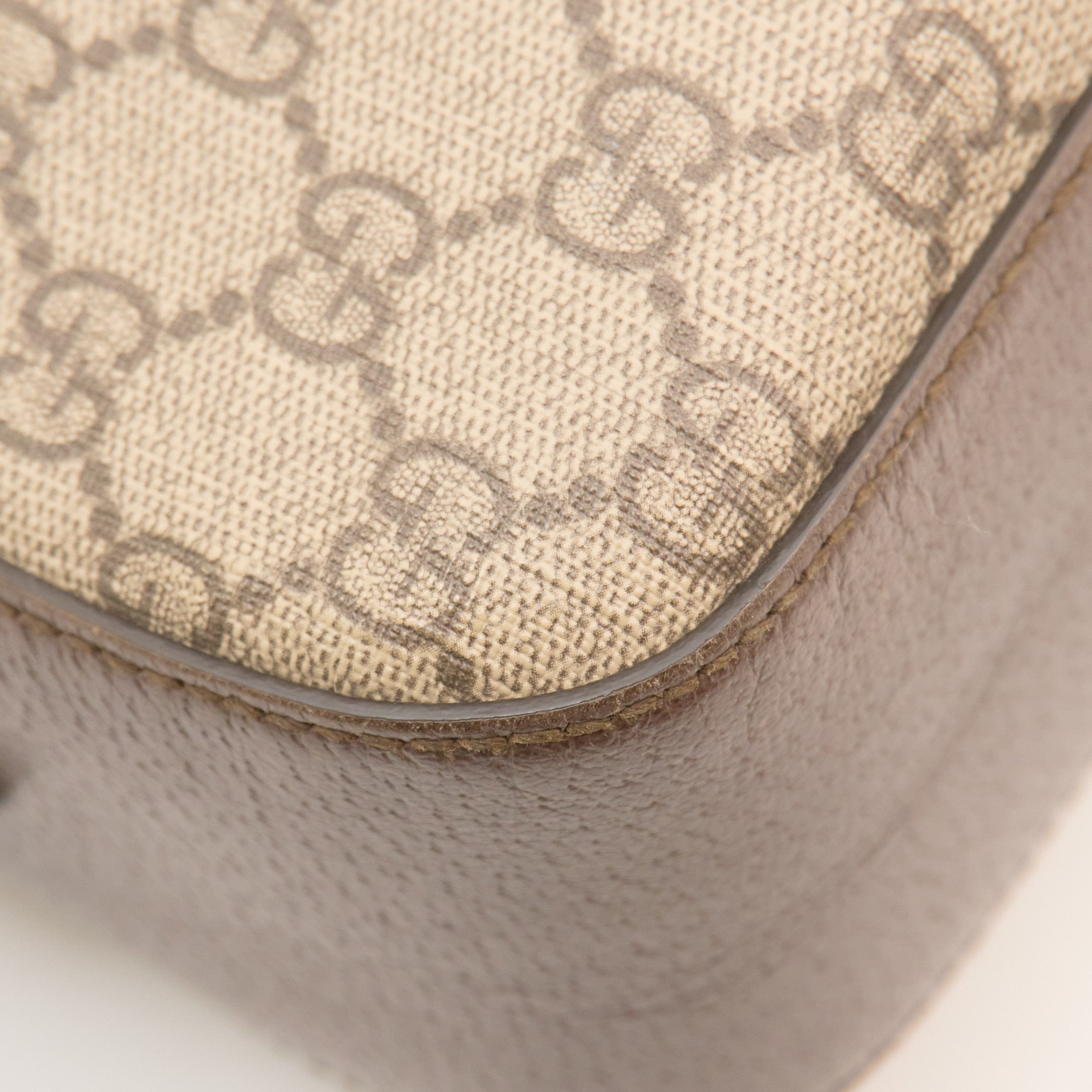 Gucci Neo Vintage GG Supreme Messenger Bag