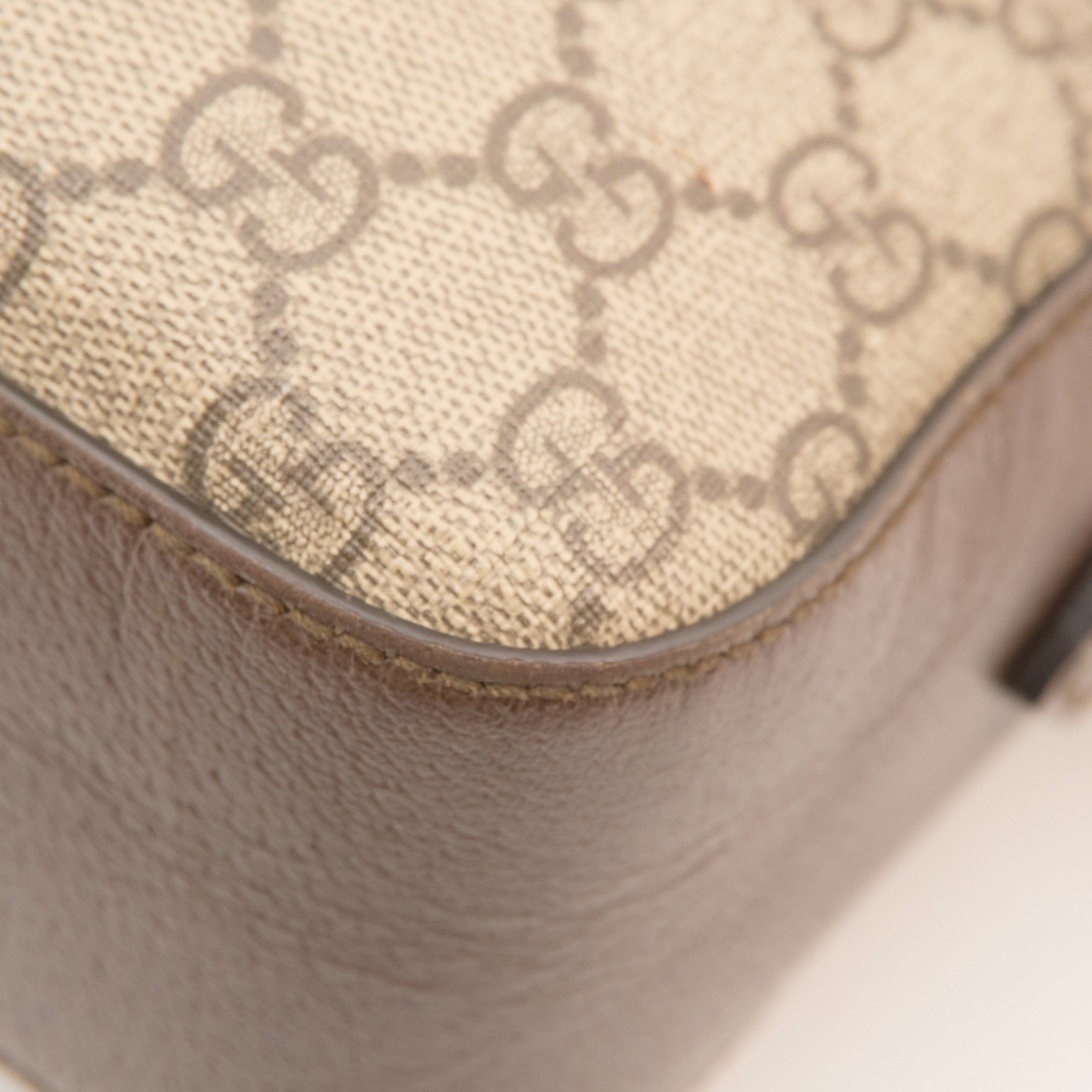 Gucci Neo Vintage GG Supreme Messenger Bag