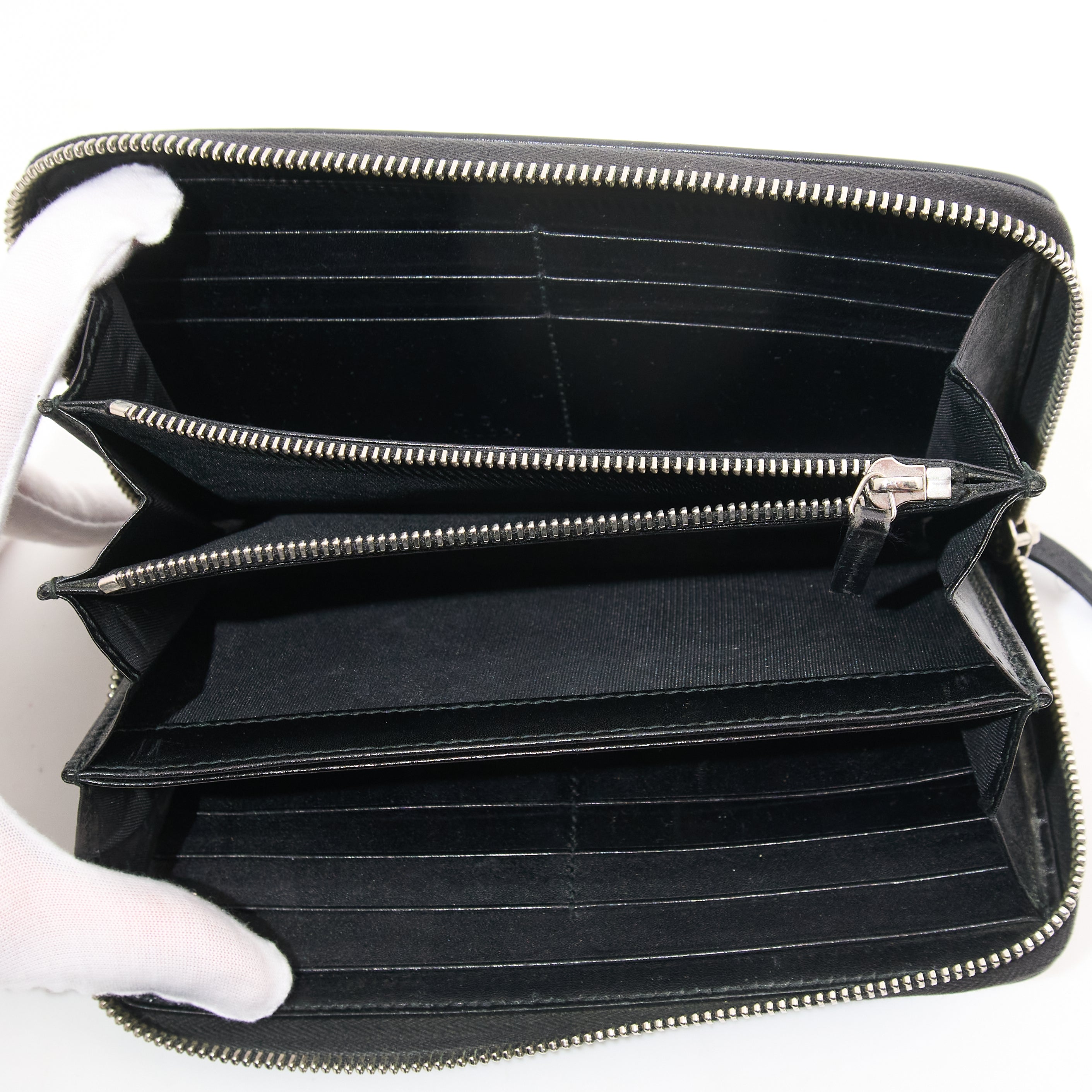 Gucci Black Zip Around Wallet