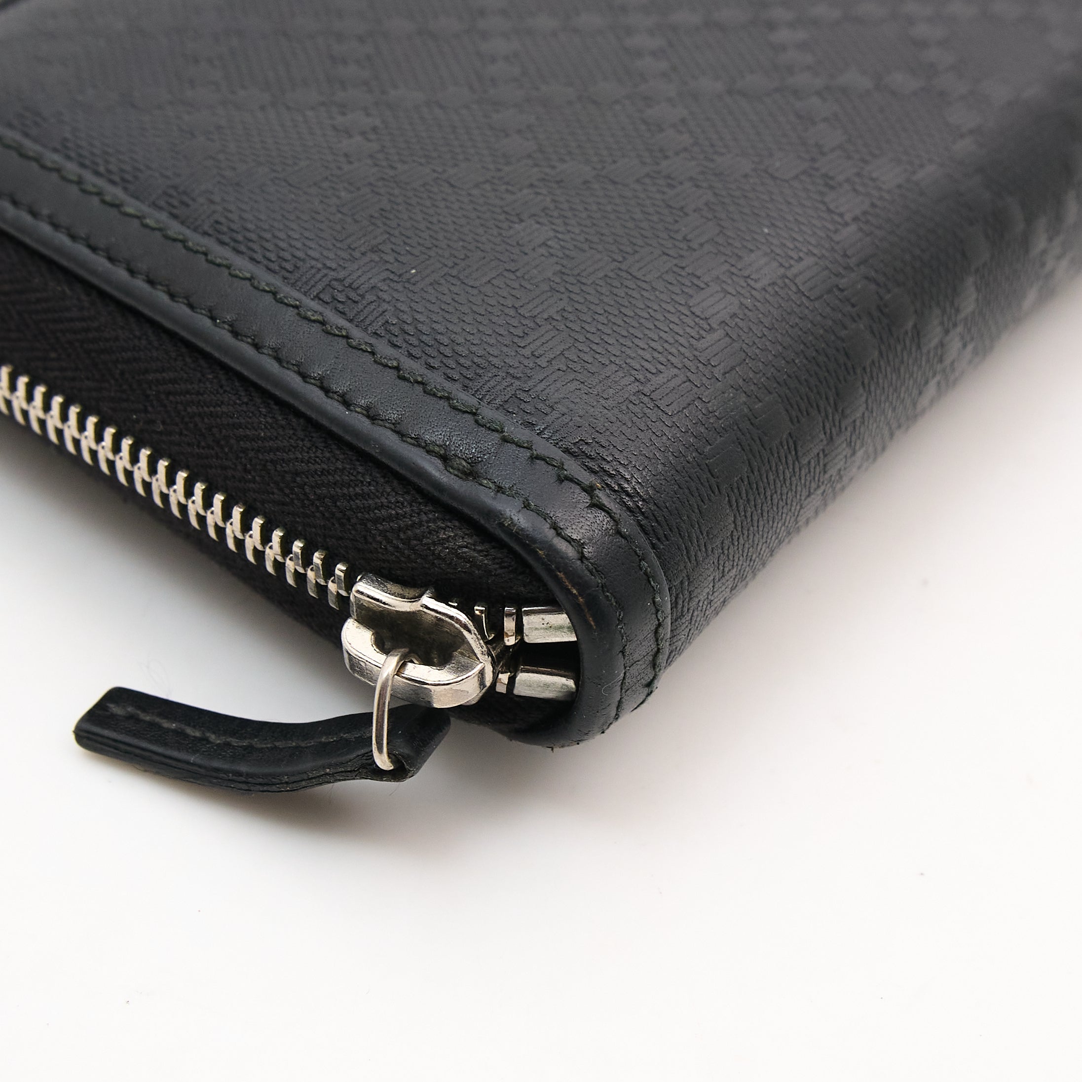 Gucci Black Zip Around Wallet