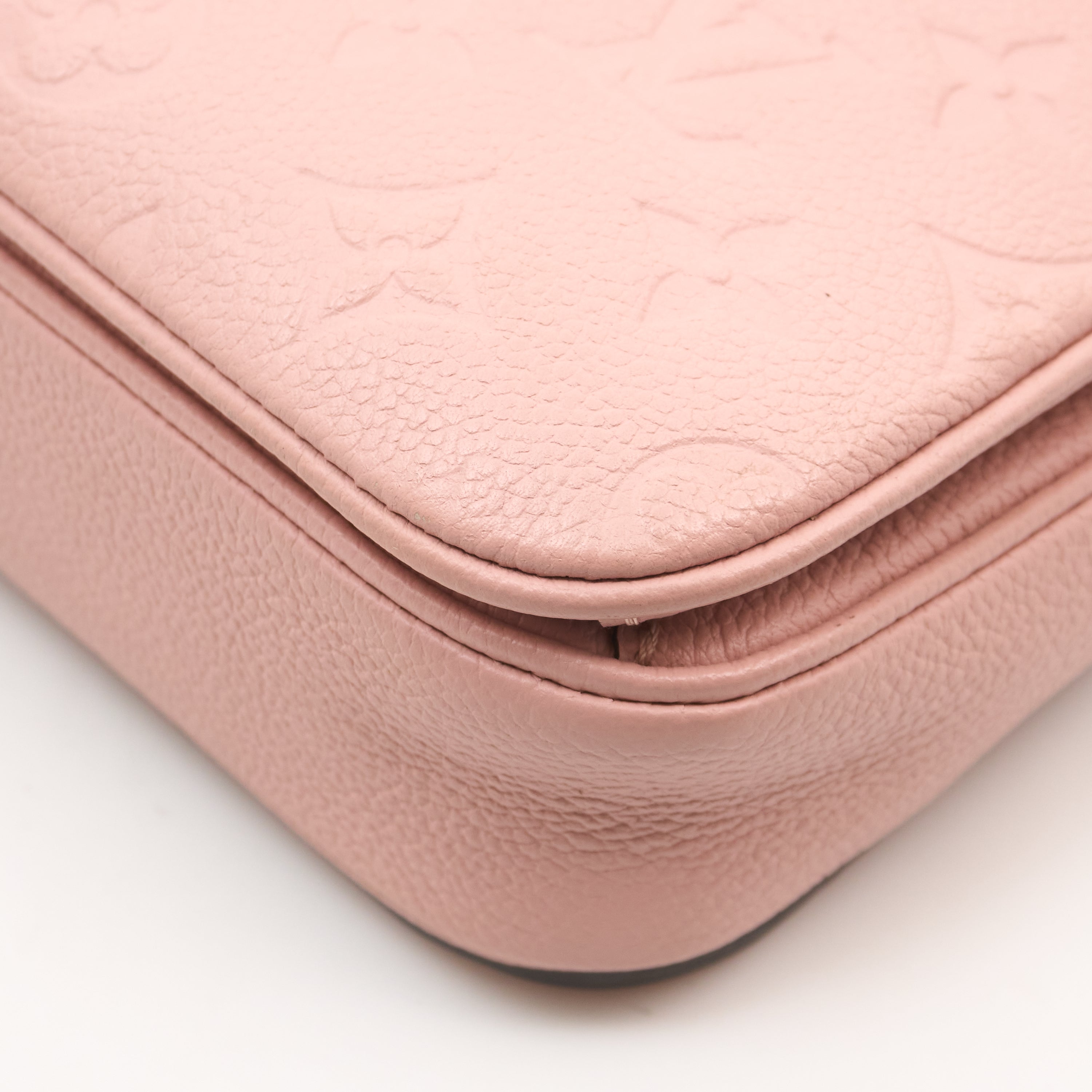 Louis Vuitton Pochette Metis Rose Poudre Empriente Leather