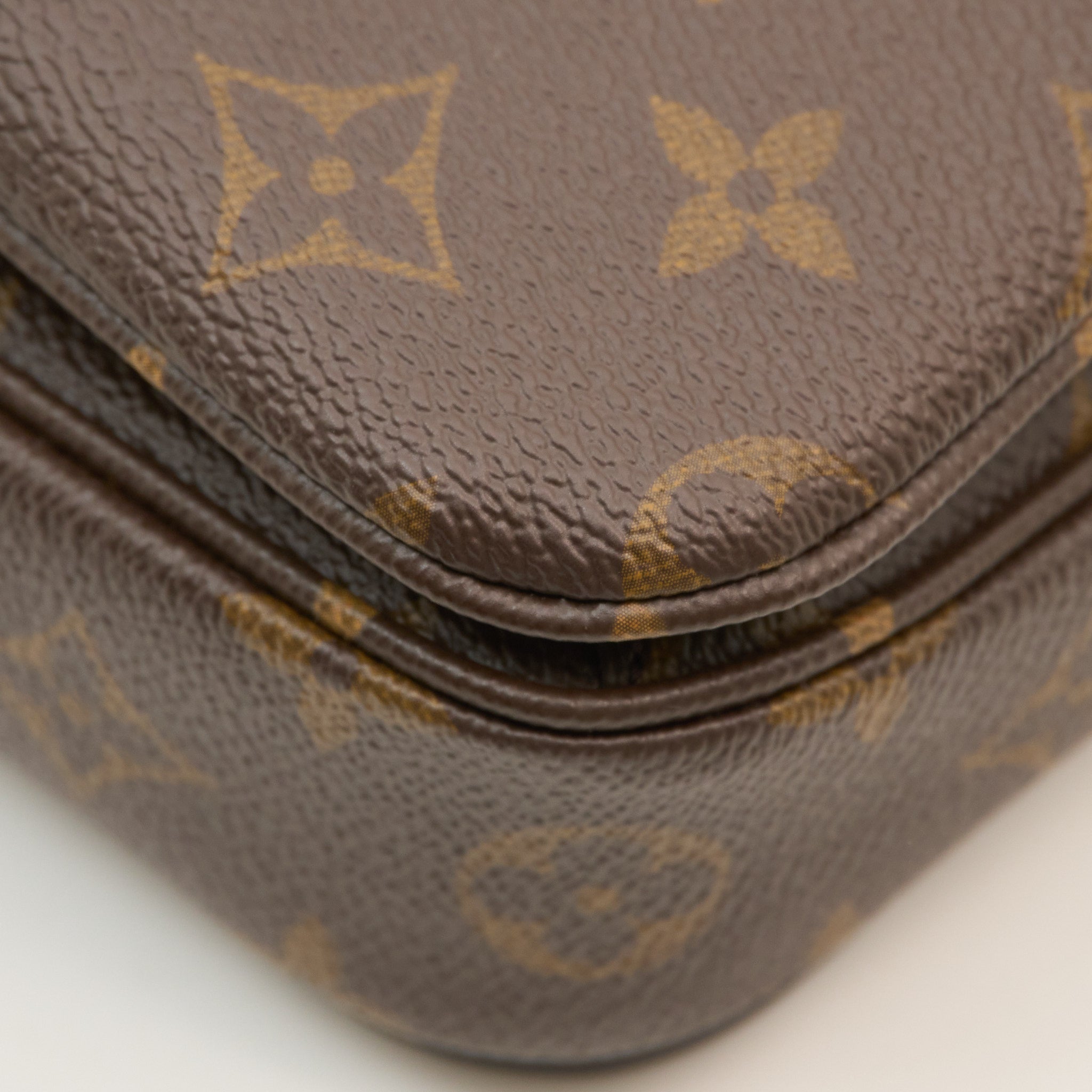 Louis Vuitton Monogram Pochette Metis