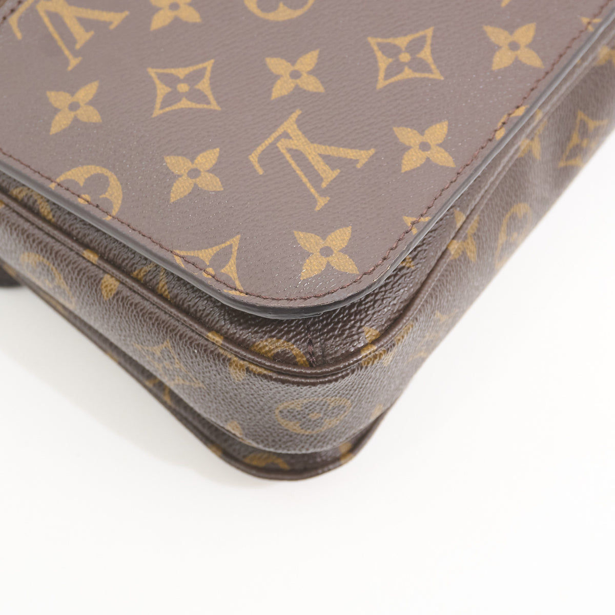 Louis Vuitton Monogram Pochette Metis