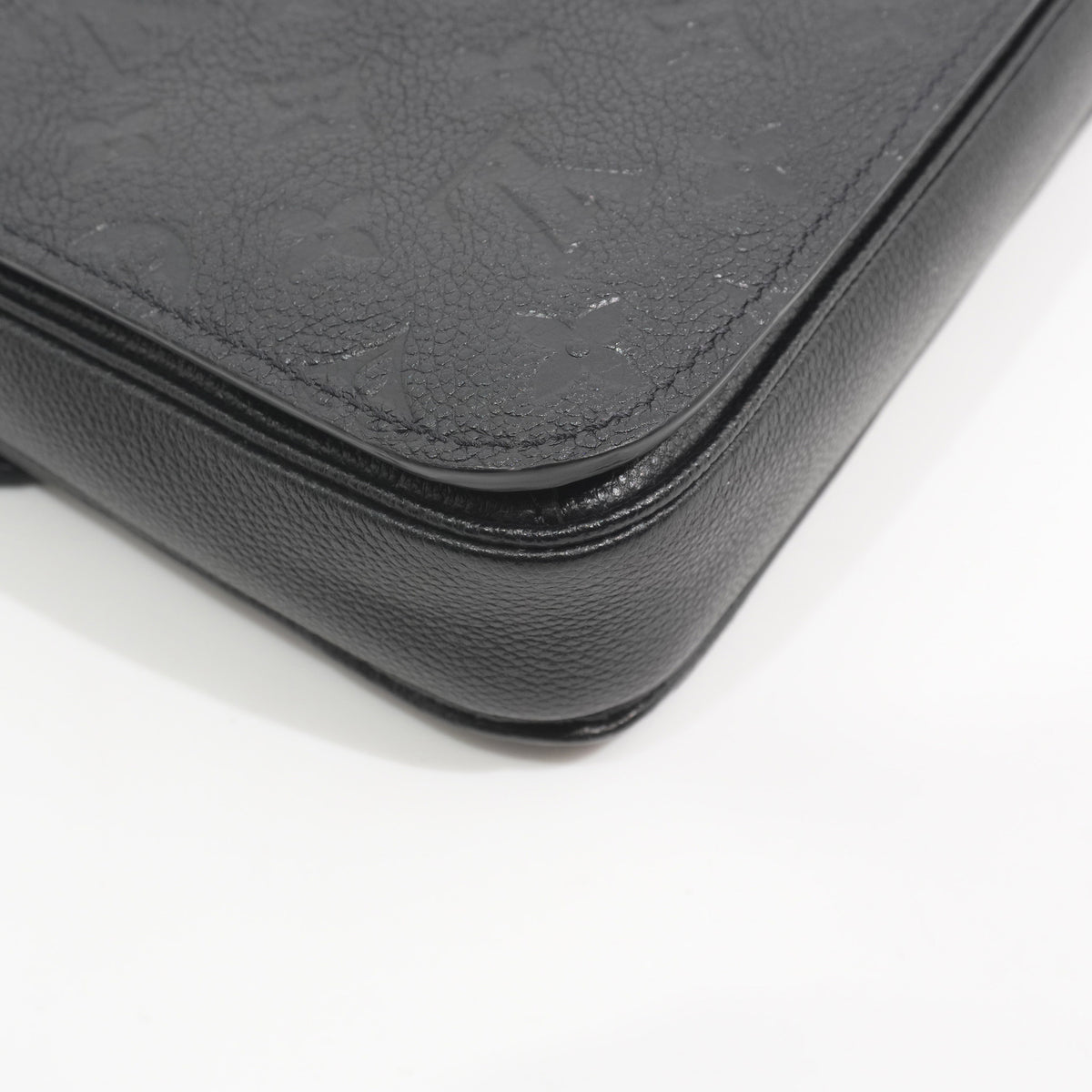 Louis Vuitton Pochette Metis Black Empreinte Leather Bag
