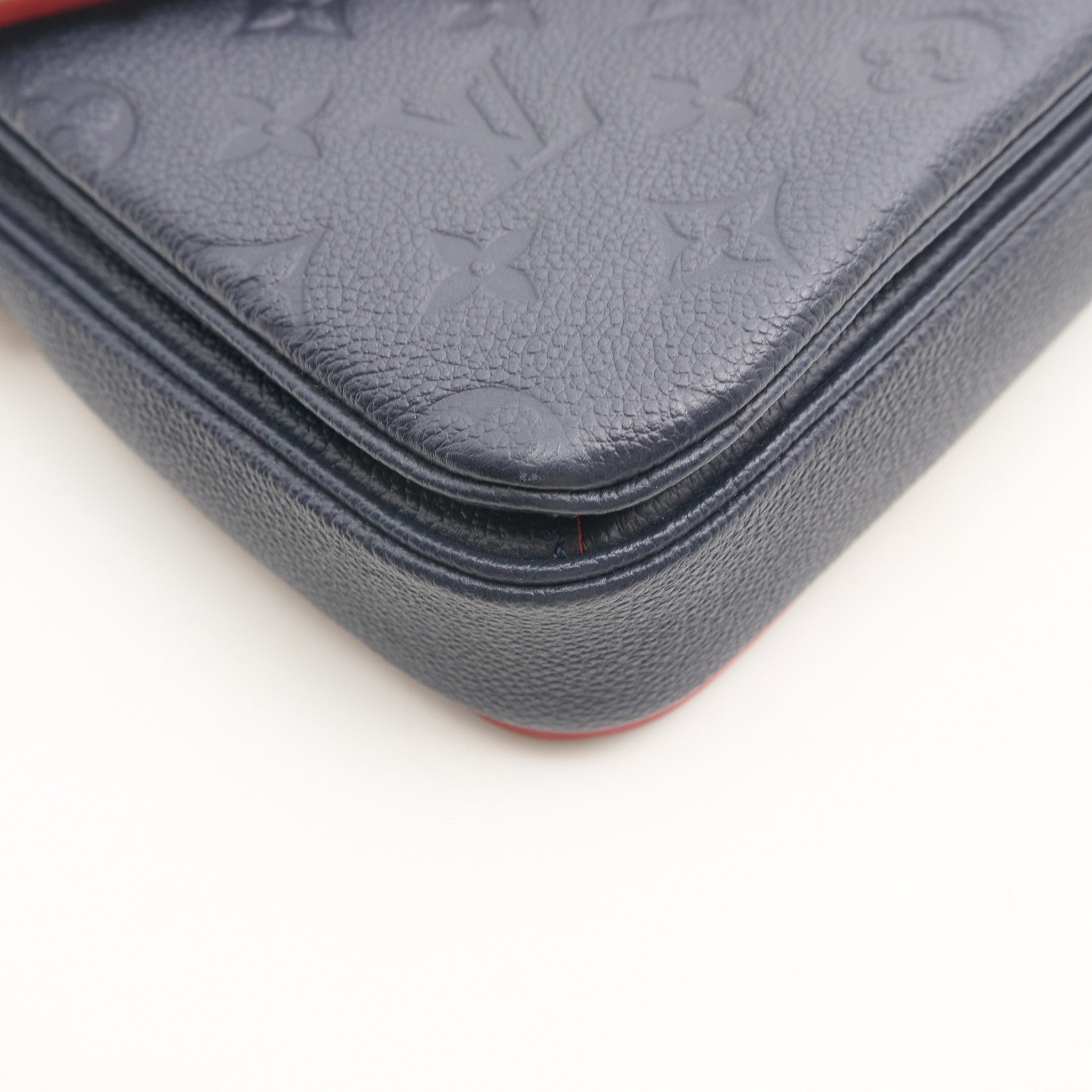 Louis Vuitton Metis Marine Rouge Empreinte Leather