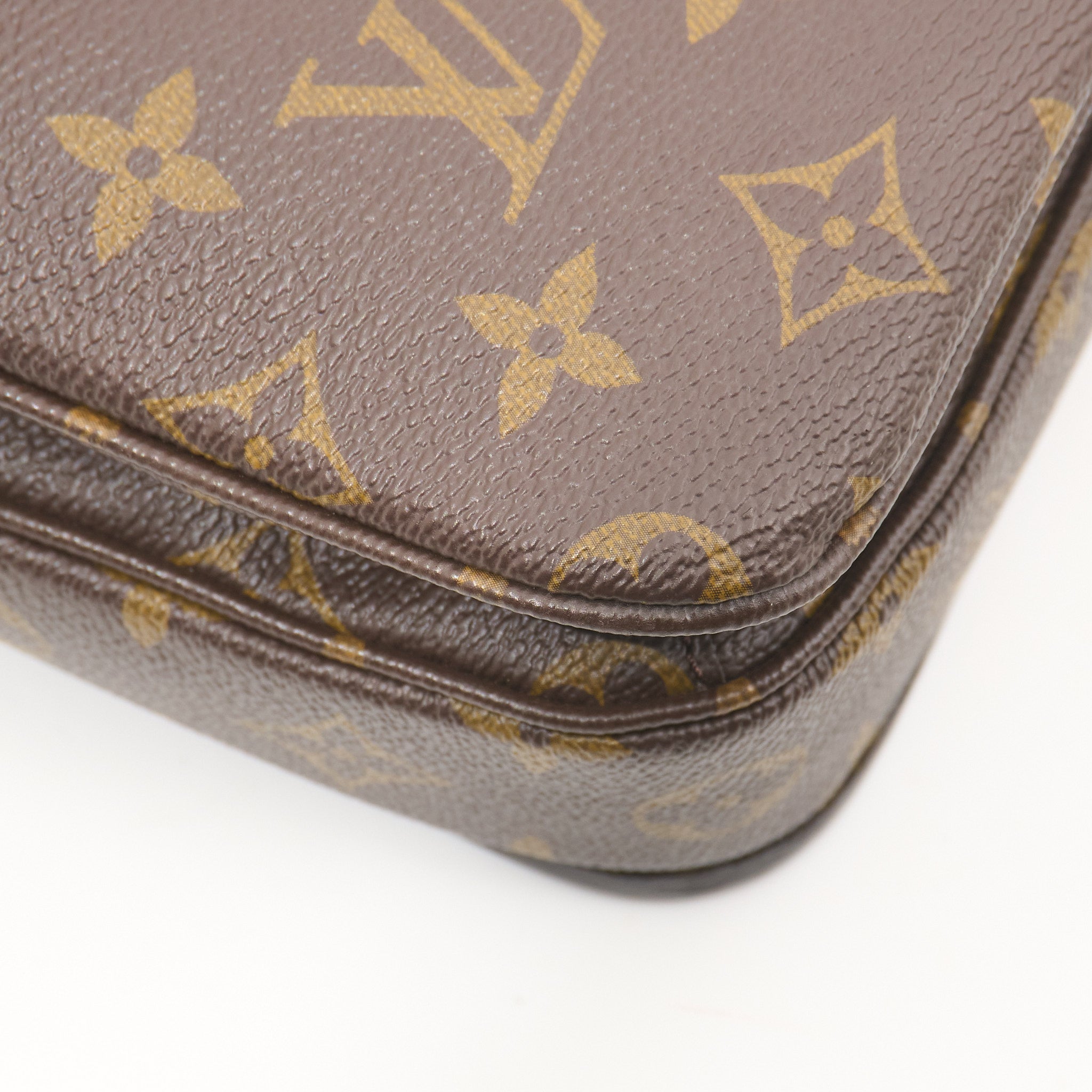 Louis Vuitton Monogram Pochette Metis