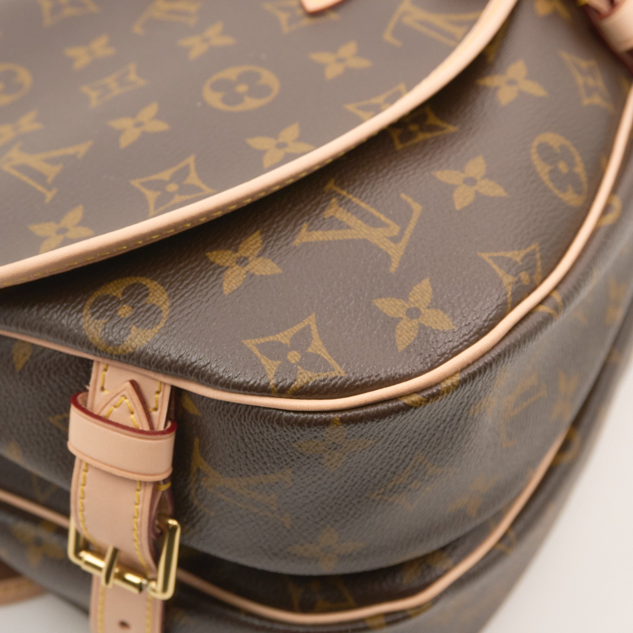 Louis Vuitton Monogram Saumur 30 Messenger Bag