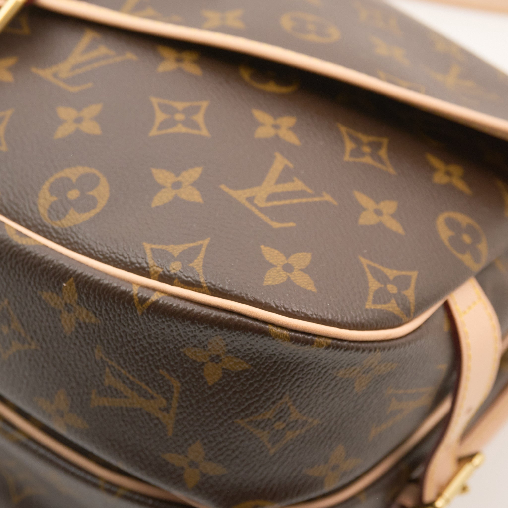 Louis Vuitton Monogram Saumur 30 Messenger Bag