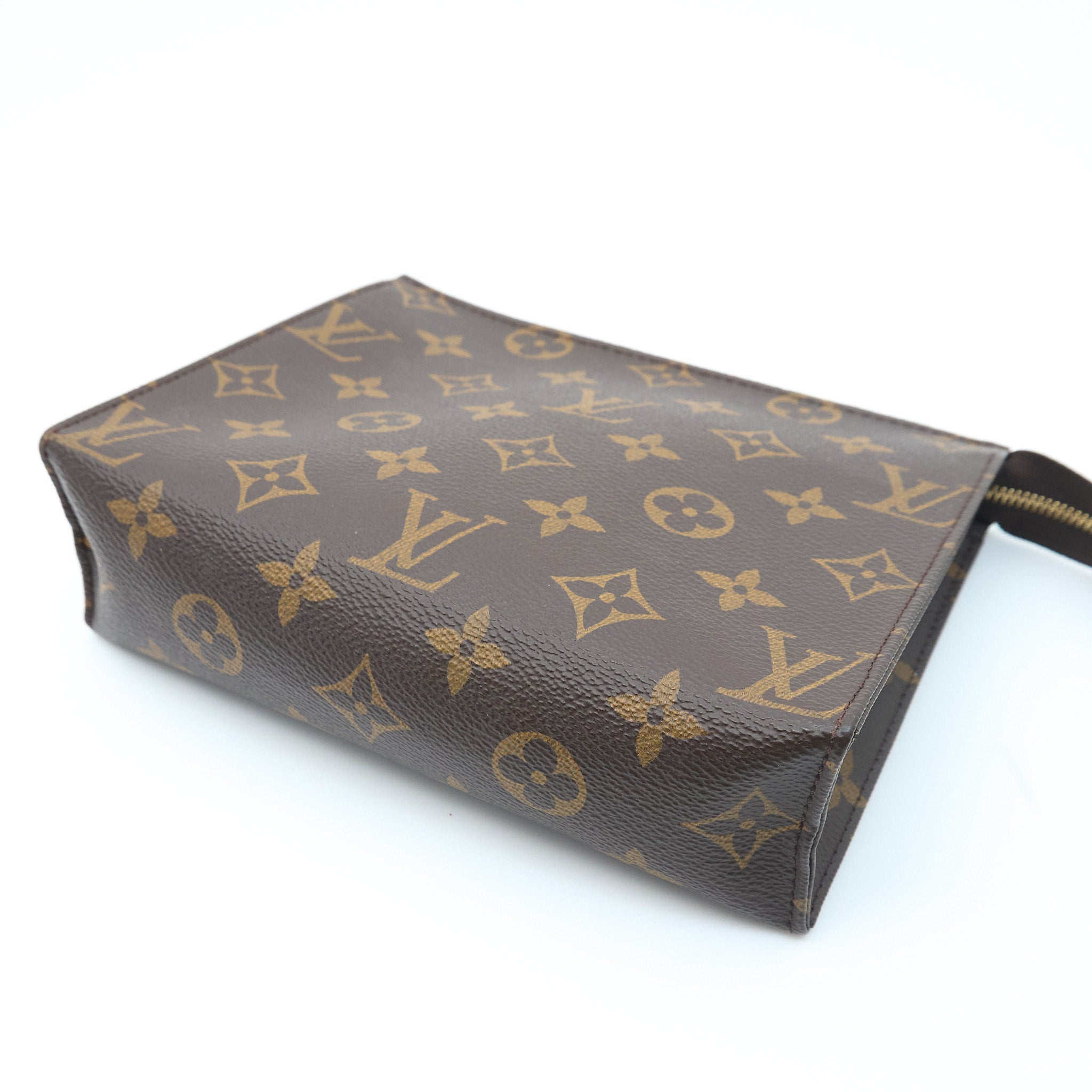 Louis Vuitton Monogram 19 Toiletry Pouch