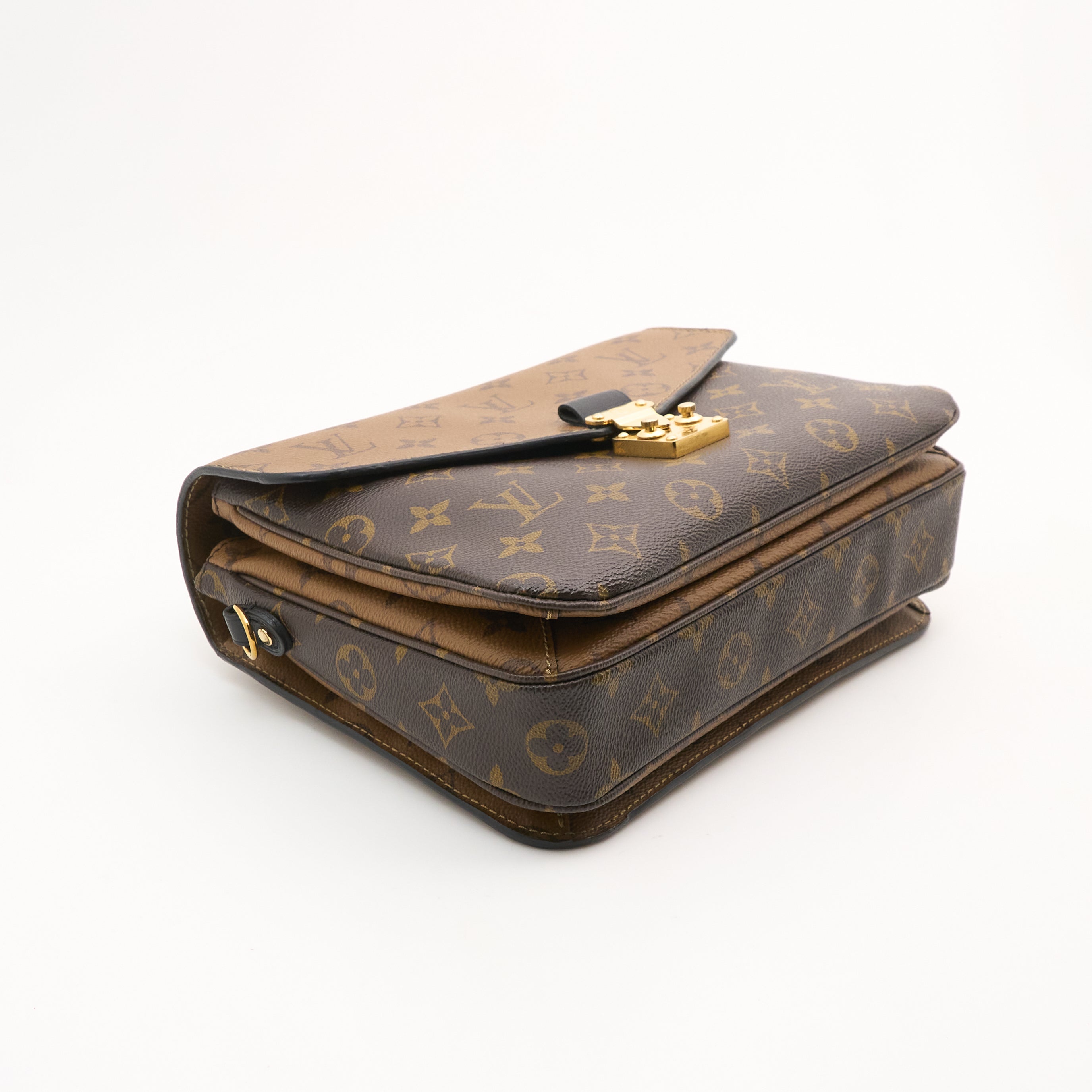 Louis Vuitton Pochette Metis Monogram Reverse