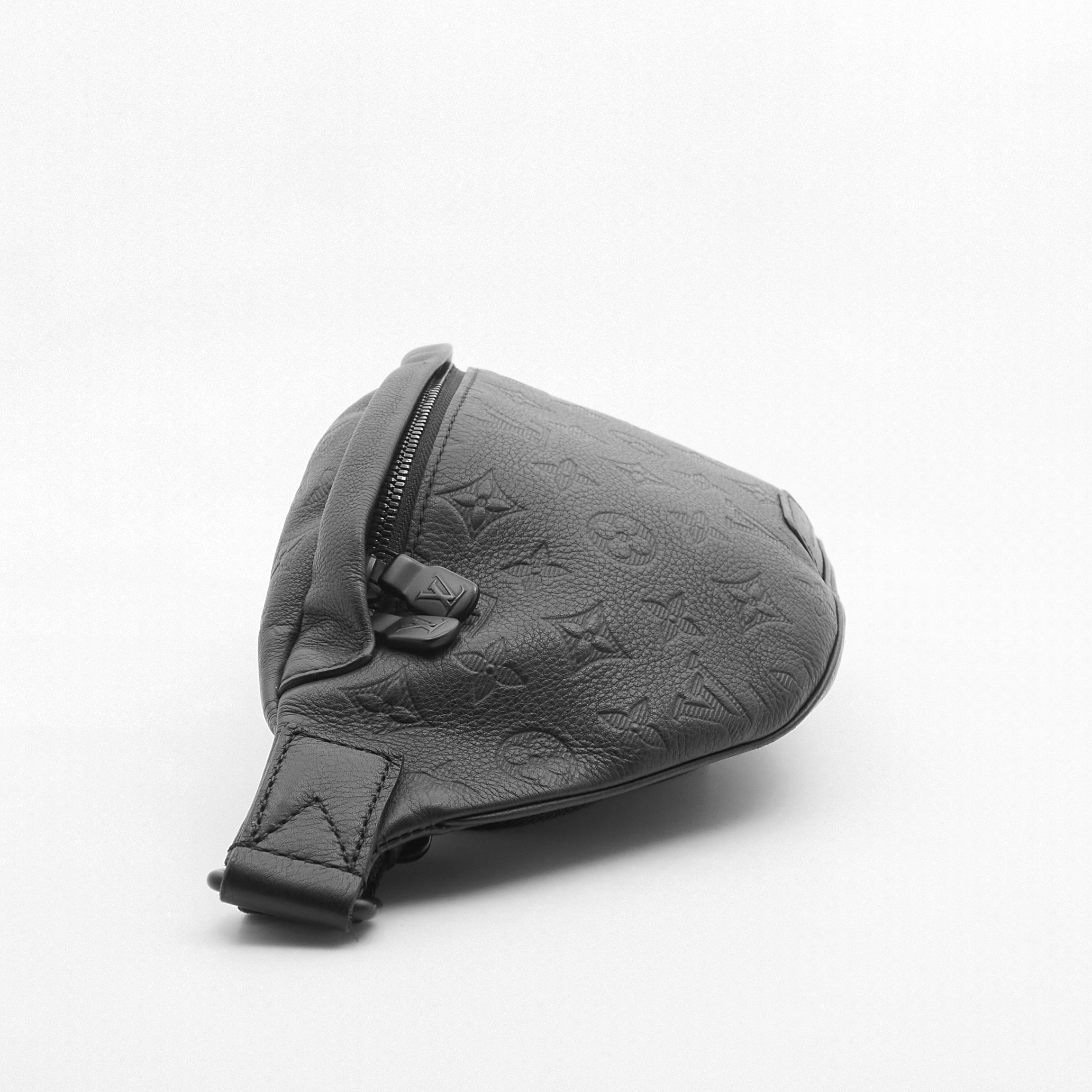 Louis Vuitton Discovery Bumbag in Monogram Shadow Leather