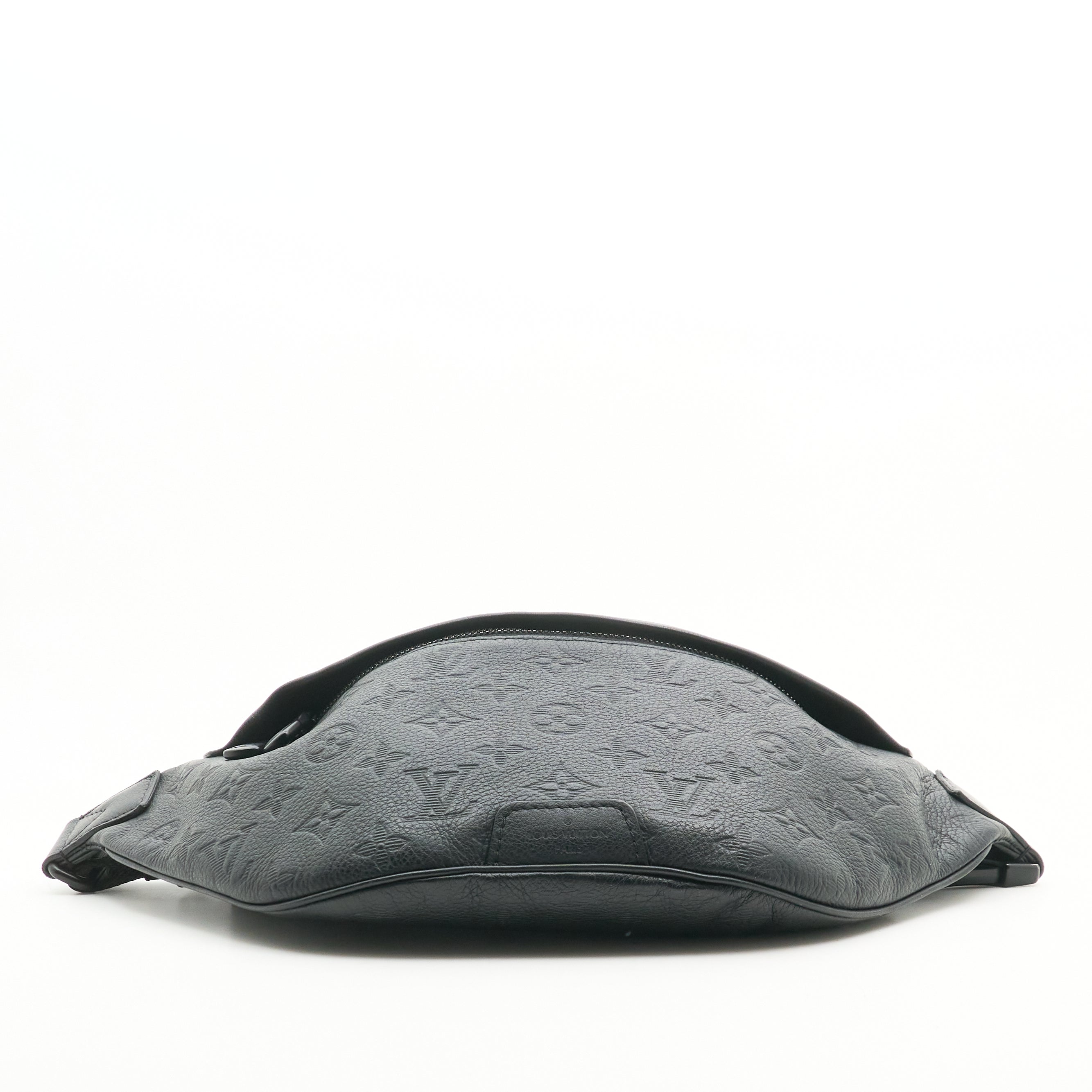 Louis Vuitton Discovery Bumbag in Monogram Shadow Leather