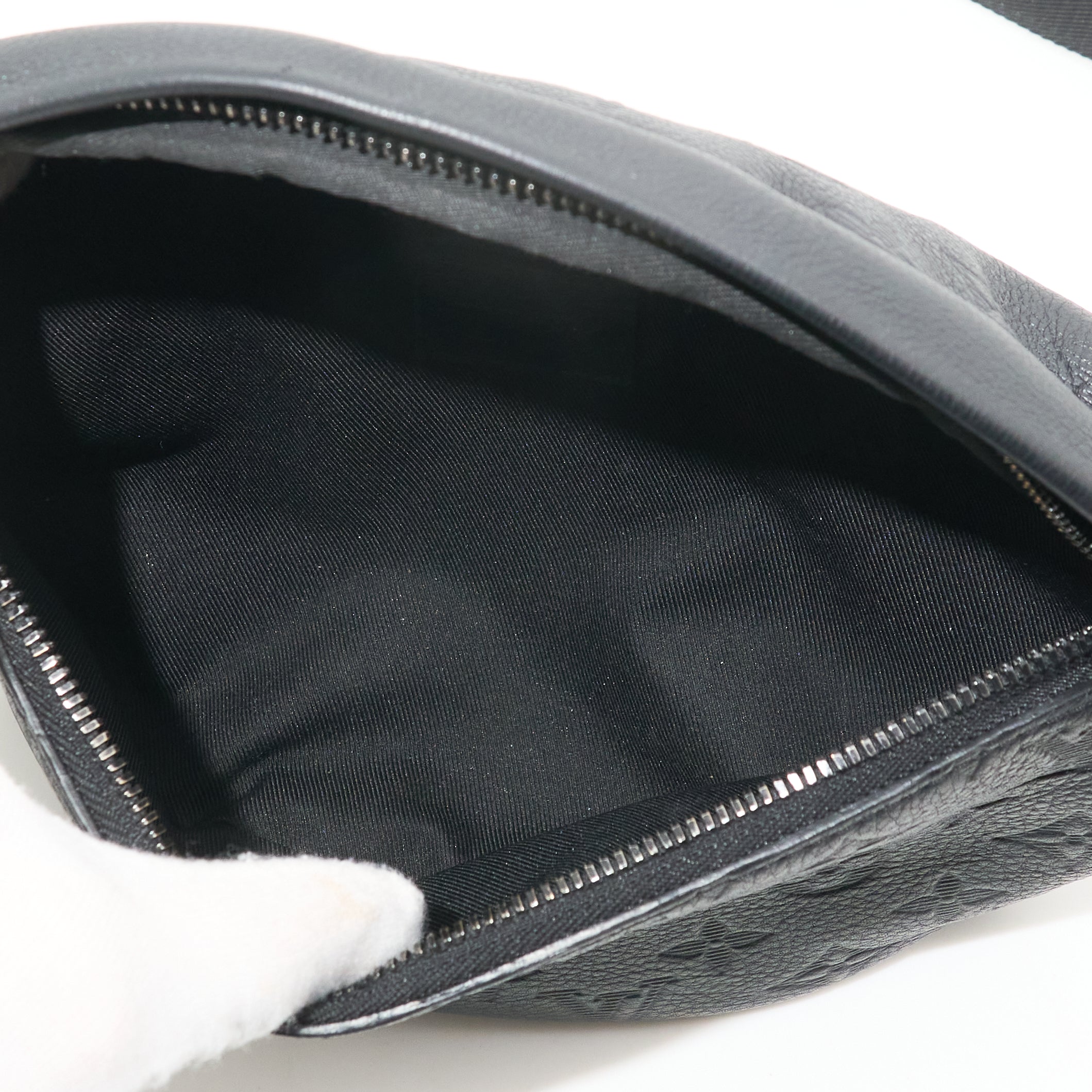 Louis Vuitton Discovery Bumbag in Monogram Shadow Leather