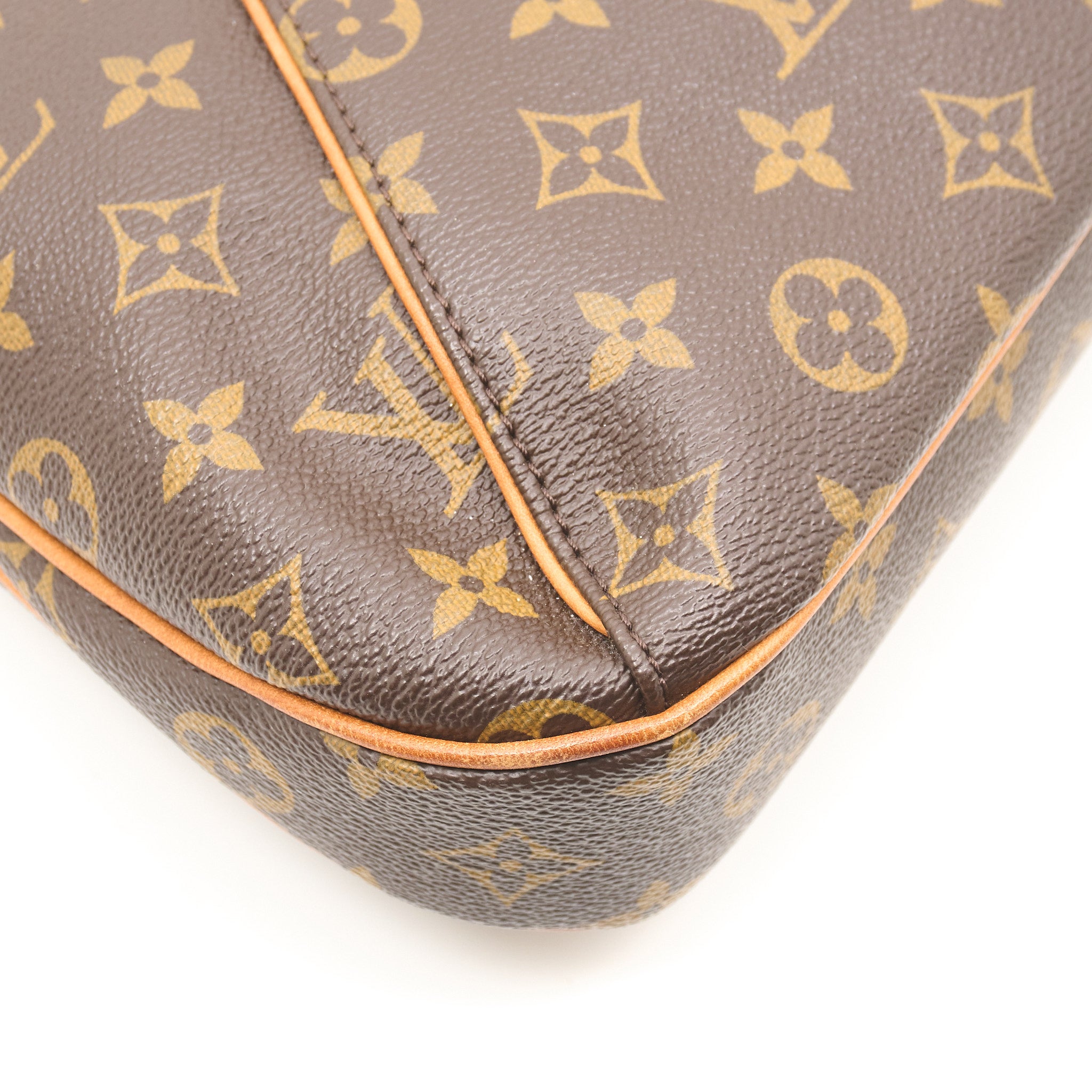Louis Vuitton Thames PM Monogram Shoulder bag