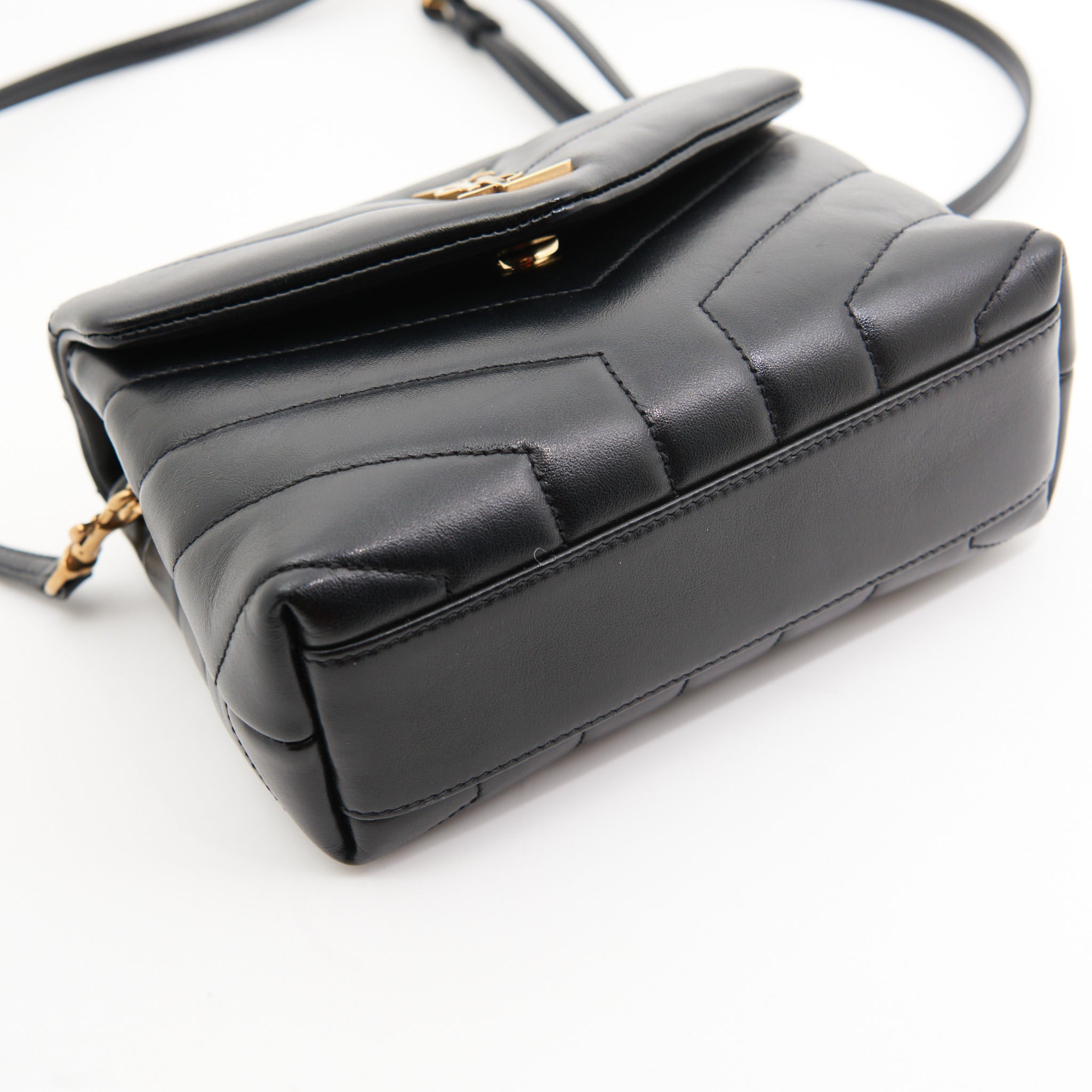 Saint Laurent Leather Toy Lou Lou in Black