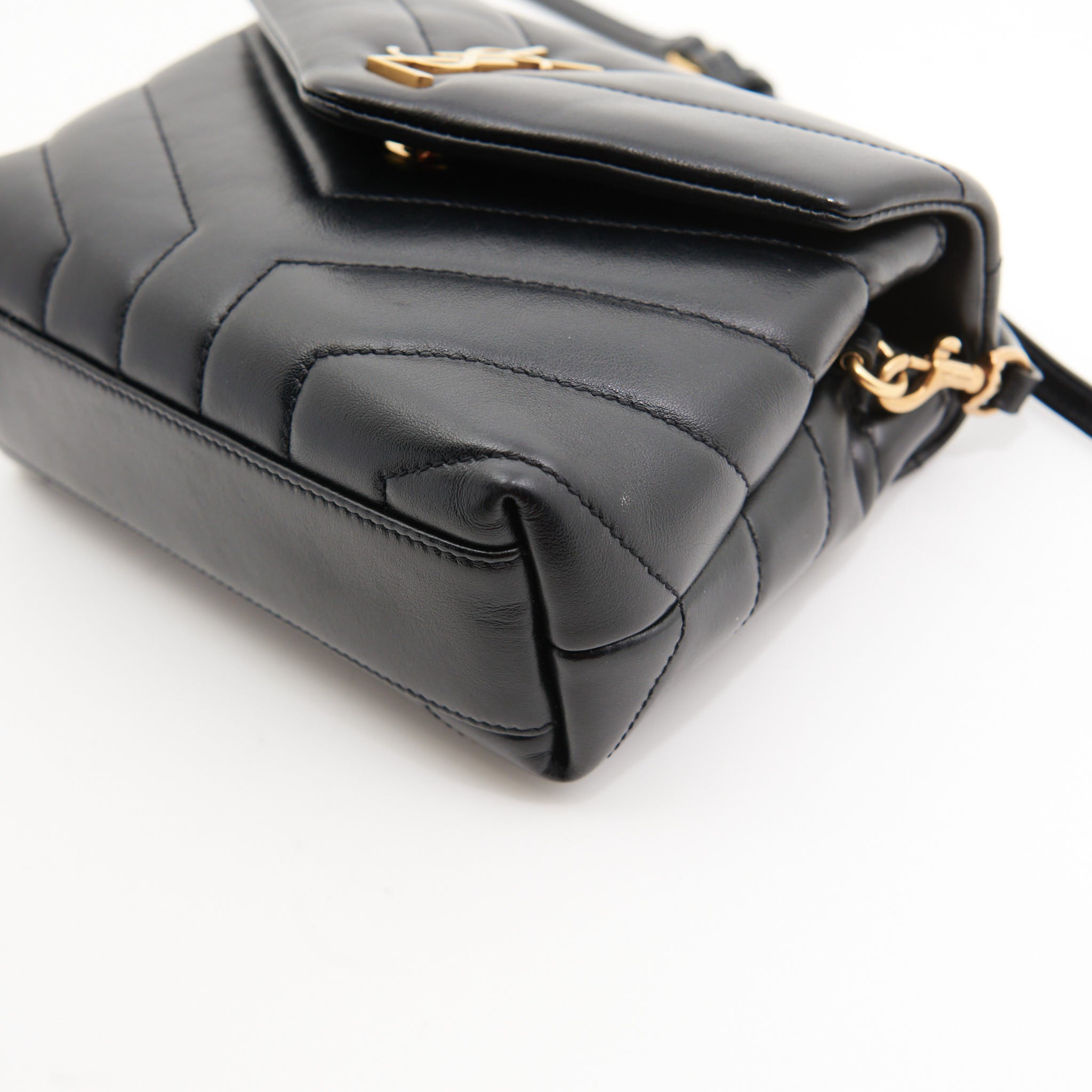 Saint Laurent Leather Toy Lou Lou in Black