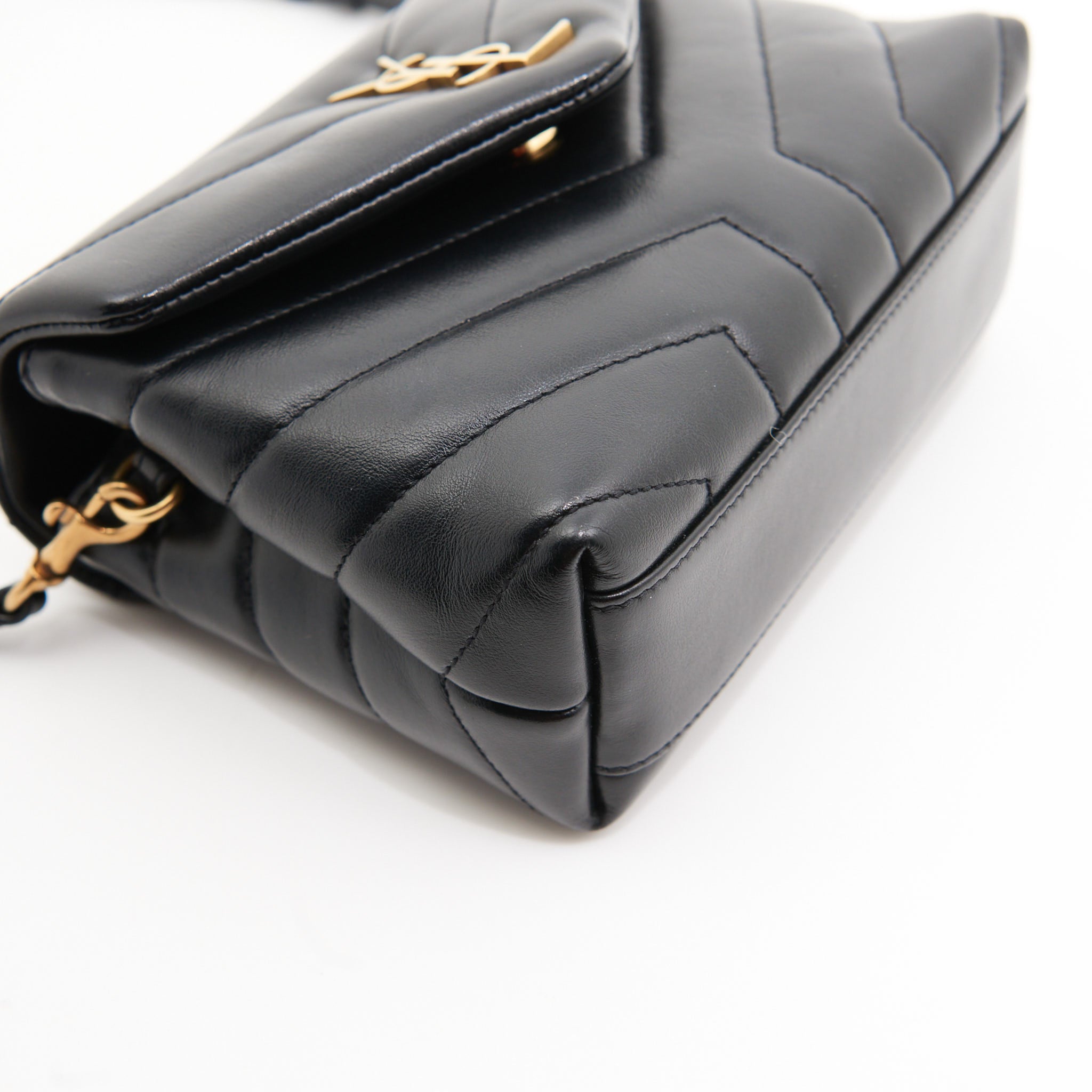 Saint Laurent Leather Toy Lou Lou in Black