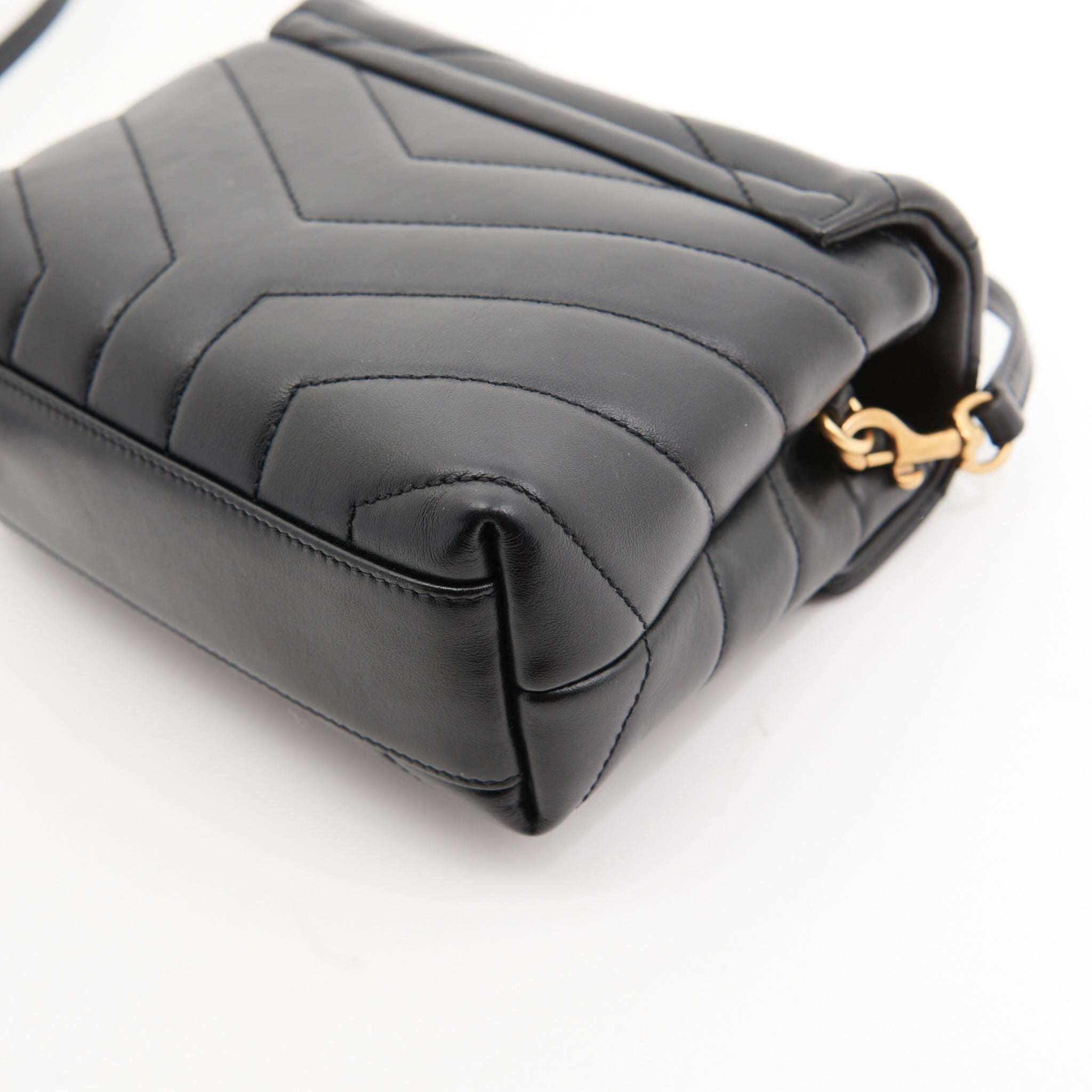 Saint Laurent Leather Toy Lou Lou in Black